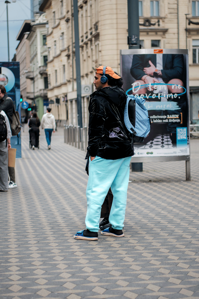 Ljubljana_headphone_man.gif
