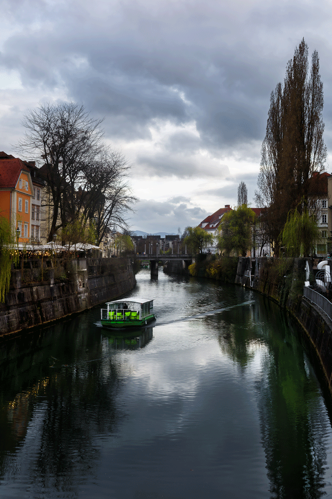 Ljubljana_river.gif