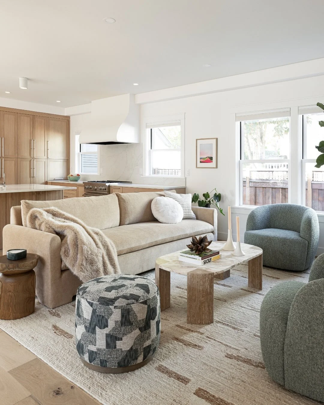 The living room is the heartbeat of your home 🤍 It&rsquo;s the hangout zone, the movie spot, the pre-dinner-chat space, the &ldquo;kids dumped 47 things here again&rdquo; corner&hellip; basically the unofficial headquarters of your entire life.

So 