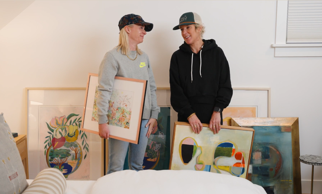 What Art to Put on a Big Empty Wall (Without Overthinking It) + The Zero-Grout Backsplash Trick Designers Love