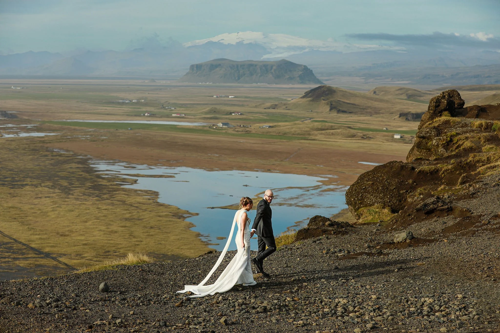 IcelandElopement2025-02.jpeg
