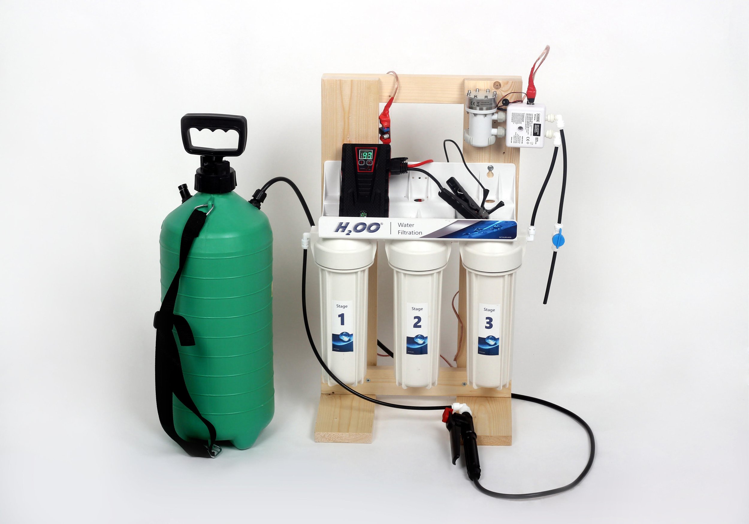 Mobile kit with 3 prefiltrets, a manual pump and Klaran UVC LED system from Crystal IS powered from a power bank