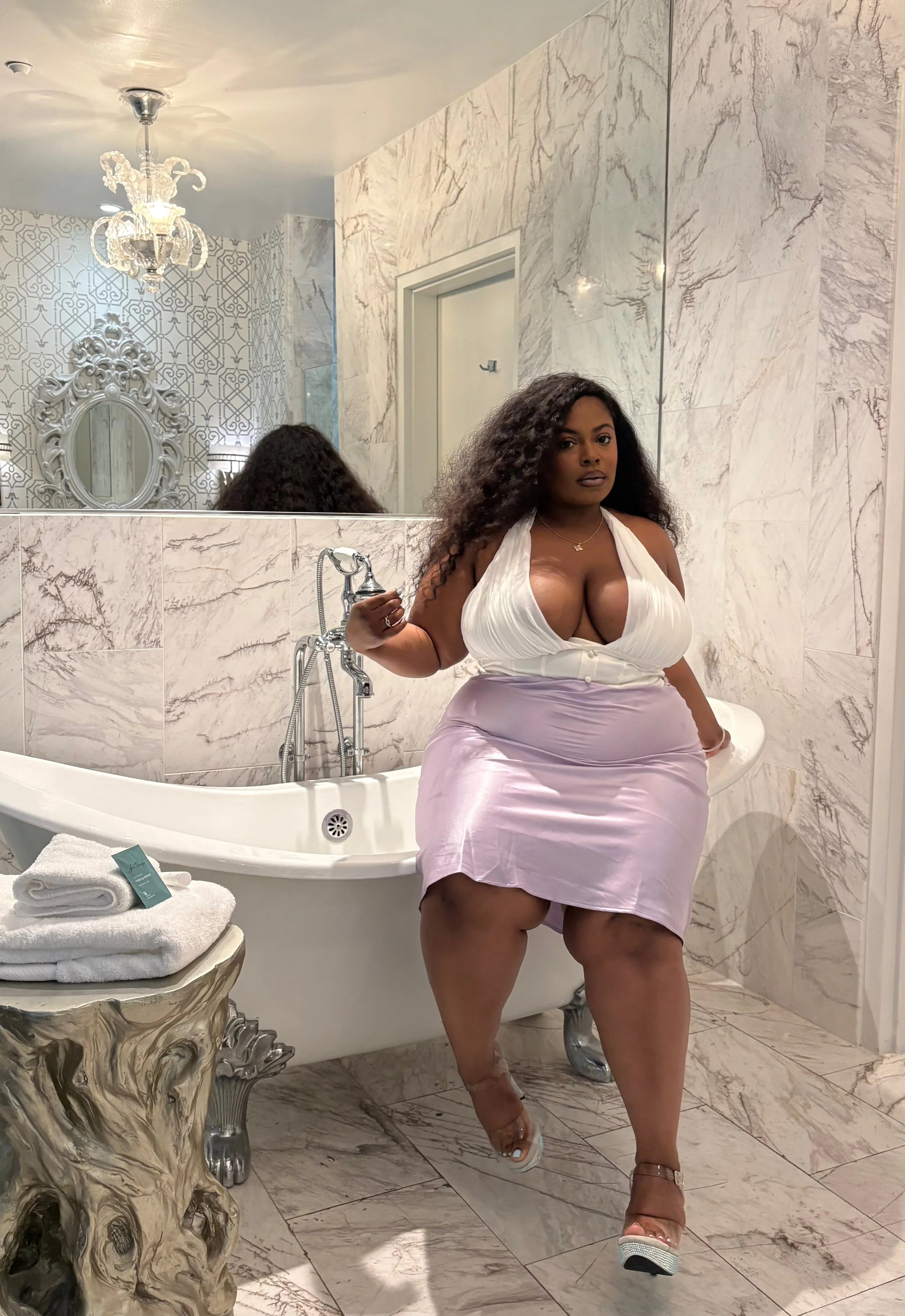 Chloe Santiago In New Orleans BBW In Bathroom