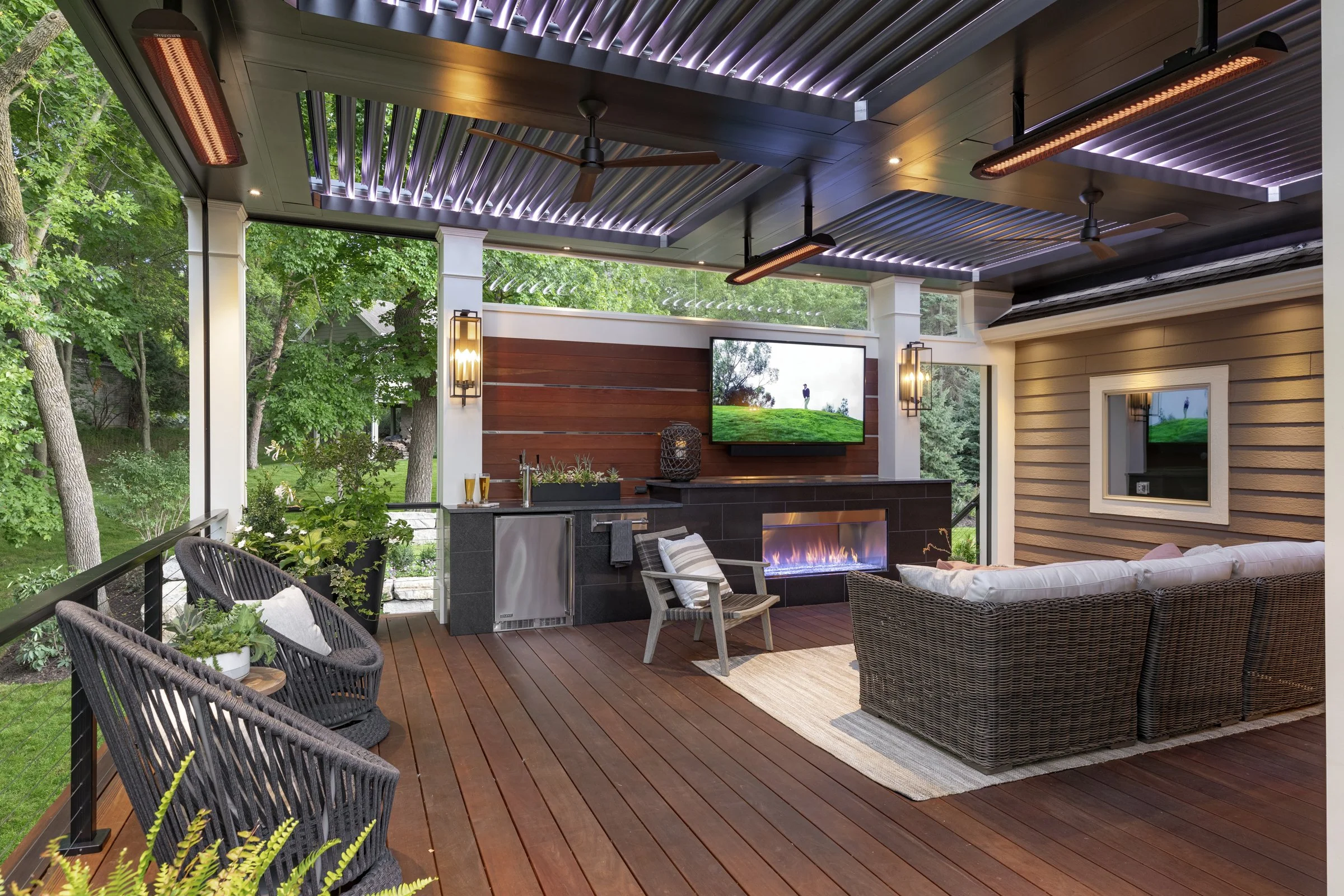 Tungsten Electric Black Lifestyle.jpg