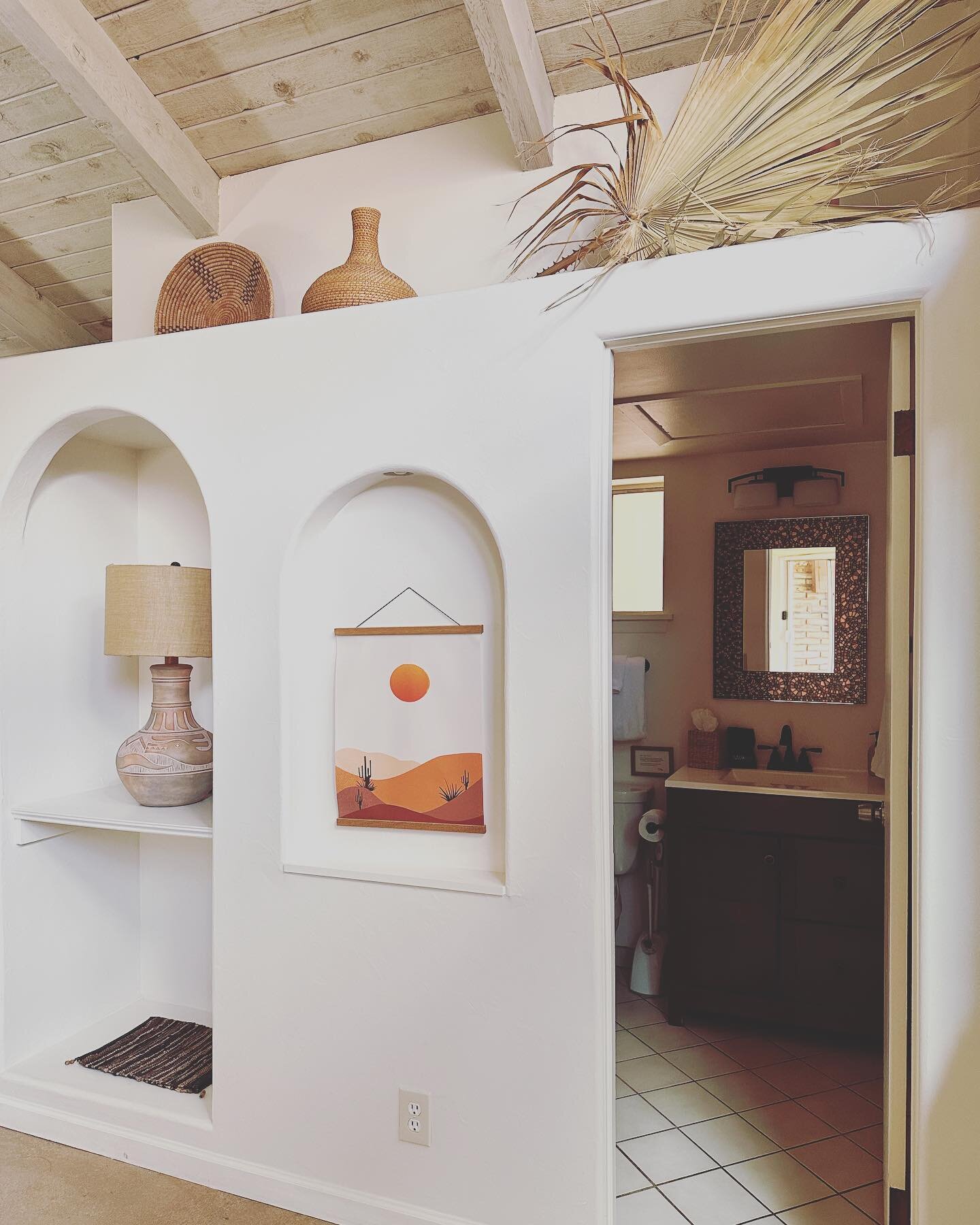 Take only memories, leave only footprints.

#visitsedona #cactusmoonhouse
