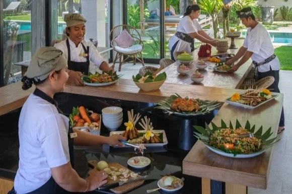 Abaca Exotik Dipta Villa bali  airbnb  booking  rental luxury Elite haven real estate Holiday Wedding Retreat Kibarer Finns Bedroom  Pool Hotel Canggu Seminyak Uluwatu Ubud Penida Kudeta Flights Airasia Jetstar Travelocity