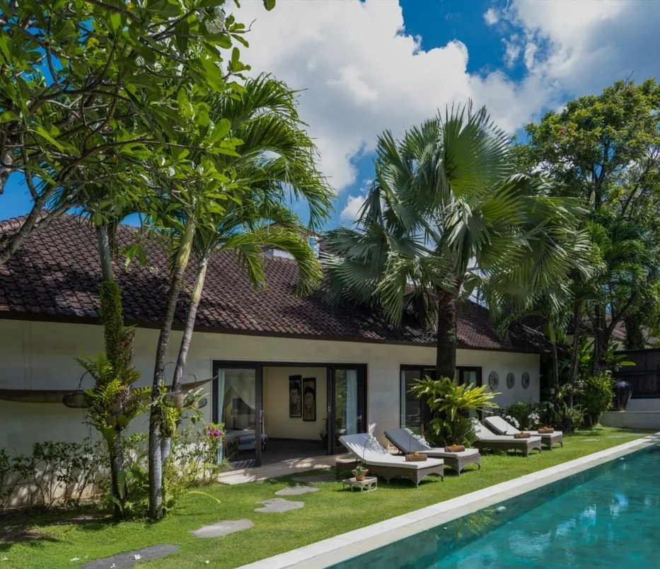 Building, pool, sun lounger, garden - Nyoman
