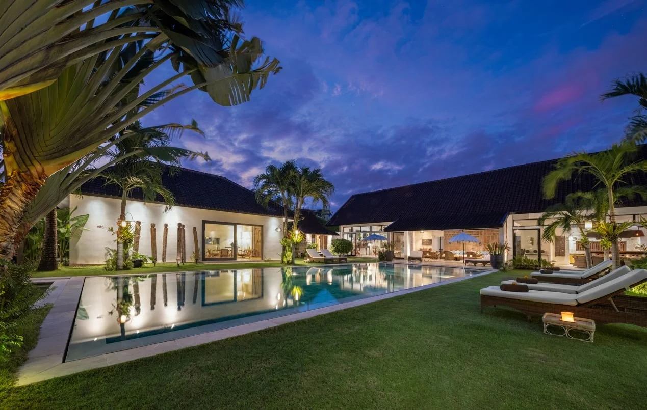 Iluh Pool, sun lounger, bedroom, garden, living area