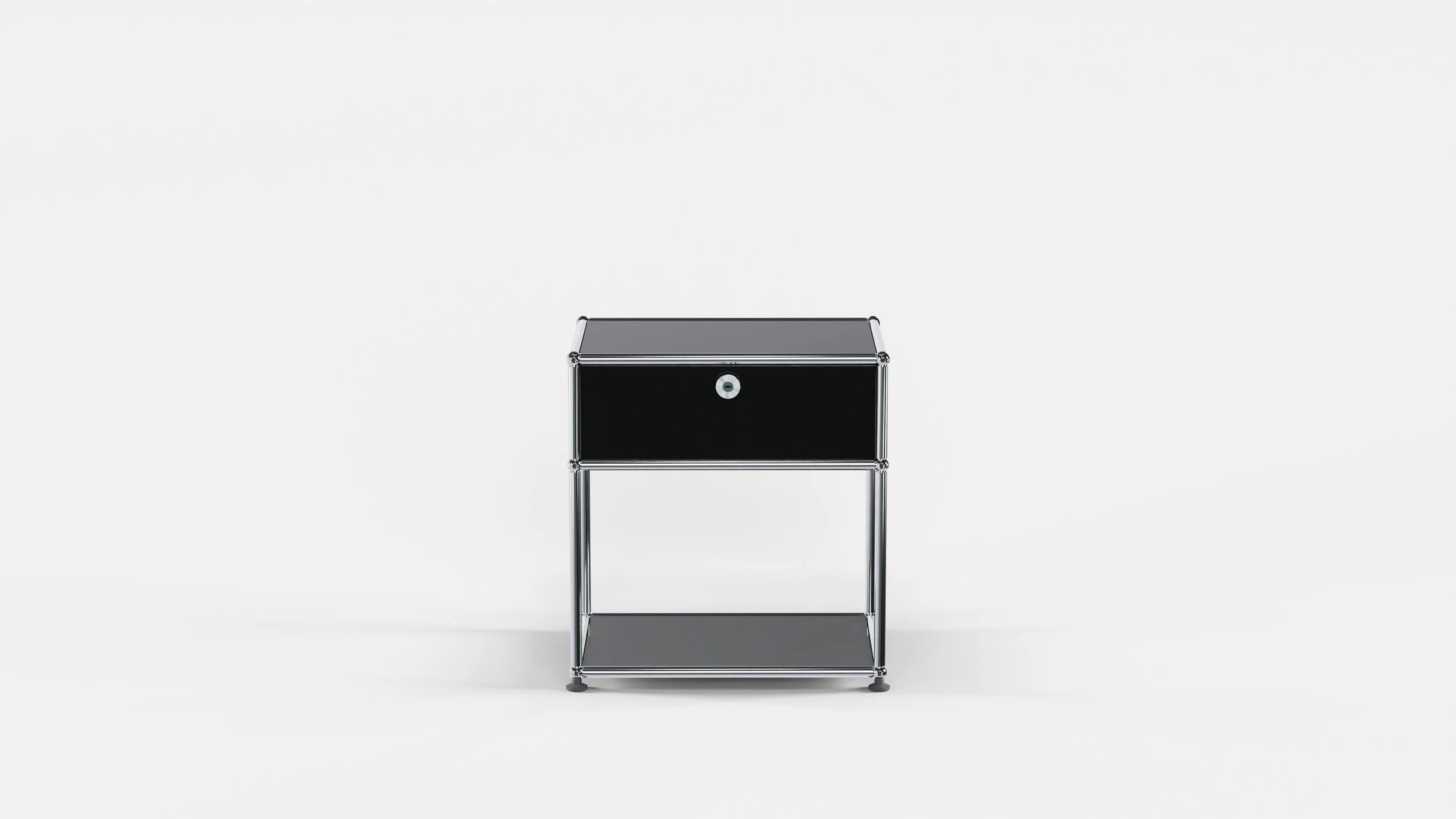 Kleiner Nachttisch PB Frontal.jpg