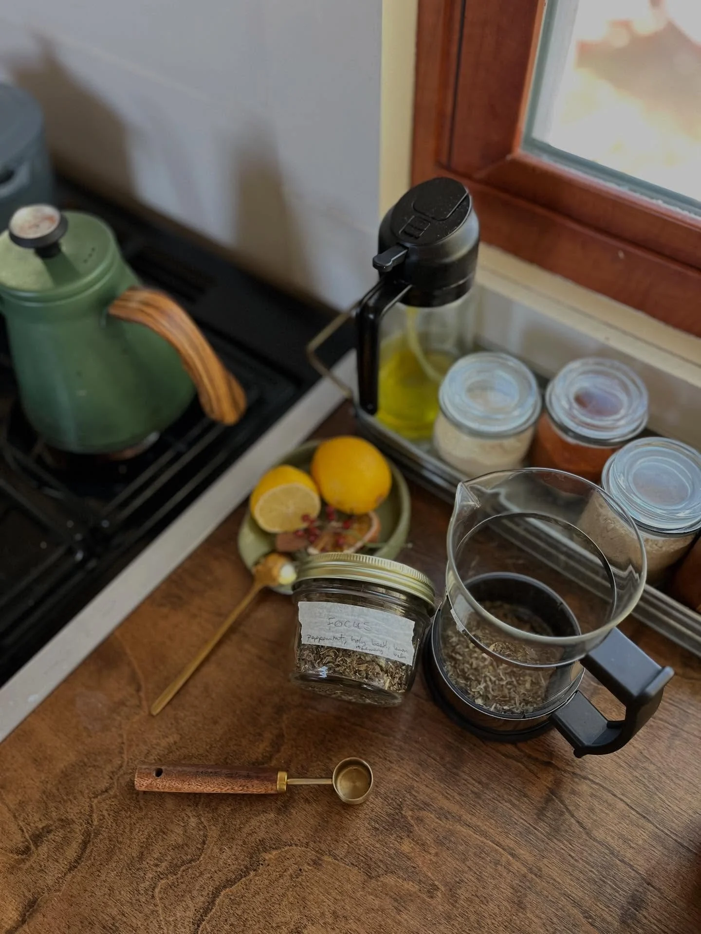 Tea blend for focus: peppermint, holy basil, lemon balm, and rosemary.