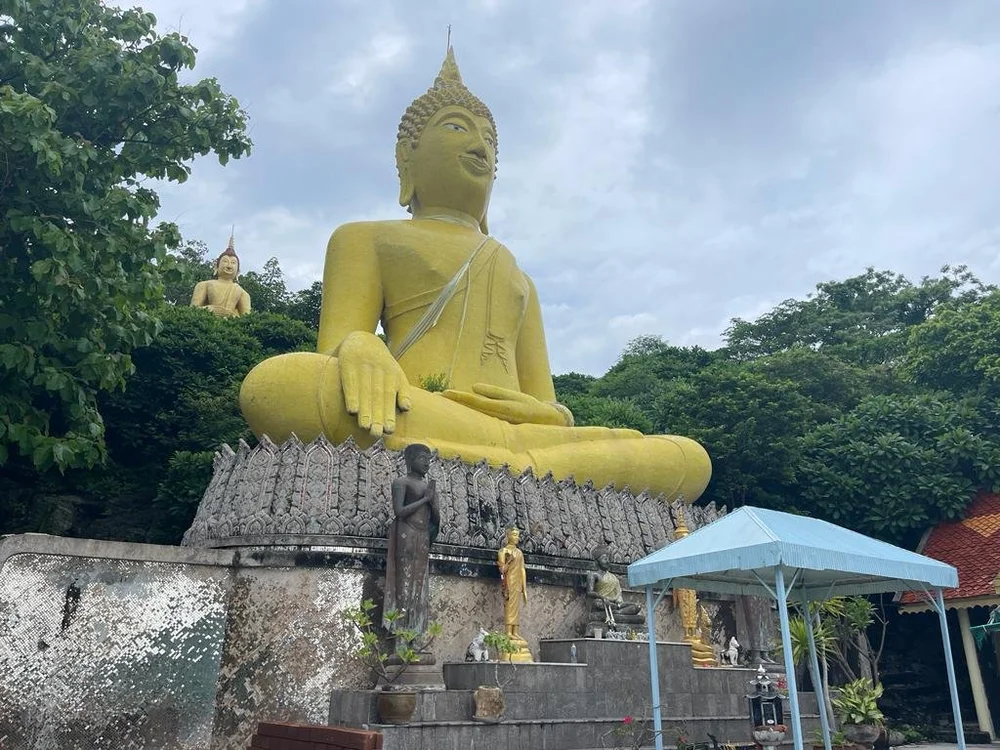 Also can't not have a pic of a golden buddha!