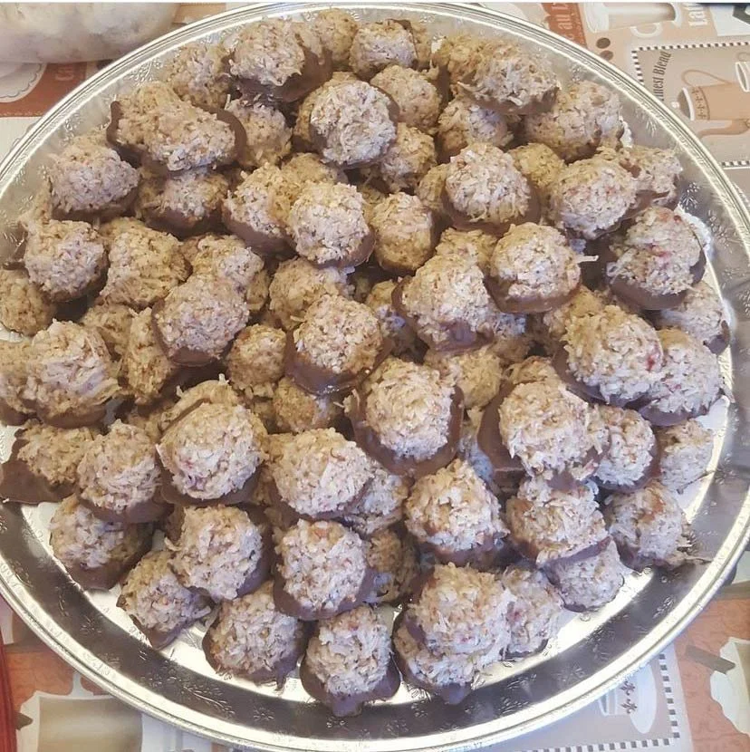 Raspberry Chocolate Macaroons.jpg