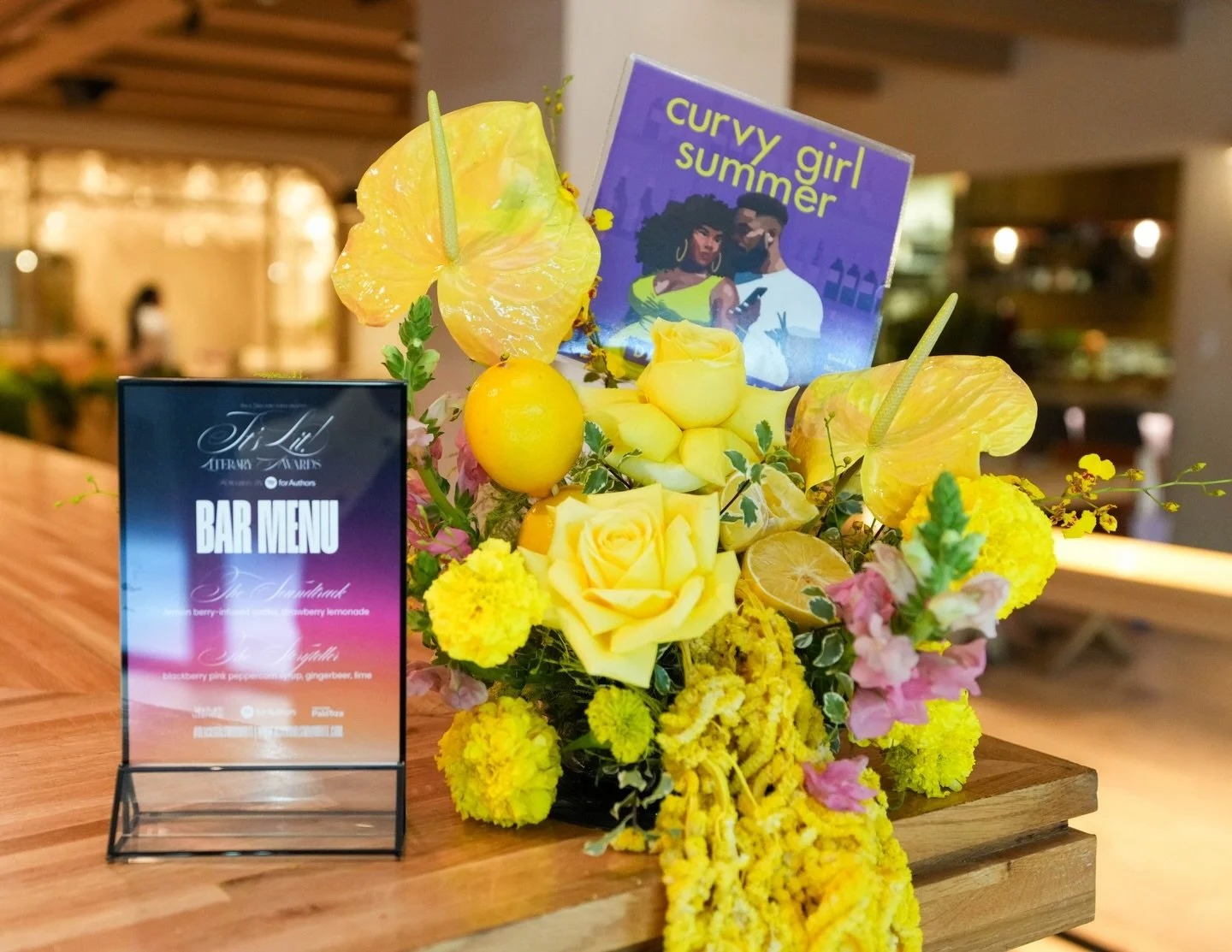 It&rsquo;s Lit Literary Awards with @blackgirlswhowrite | November 8th, 2025 | @serenapastificio 

We love details! We made sure to add elements from the signature drinks into the bar florals because why not!

Y&rsquo;all know I like to hold on to my