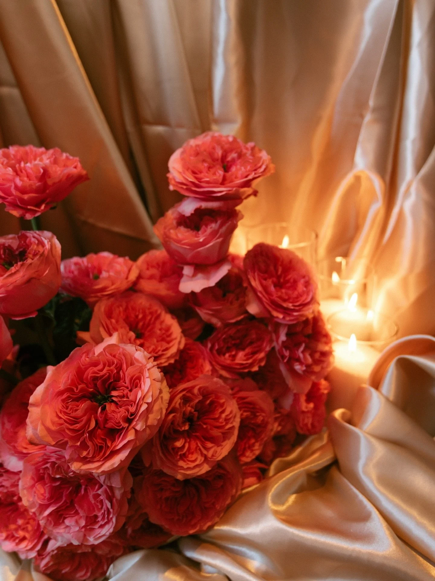 This design was all about intention + indulgence.
Juicy lush garden roses, glowing candlelight, and soft satin textures layered to create something that feels intentional, elevated, unforgettable, and Yummy 🩷

I don&rsquo;t just design florals,I hel