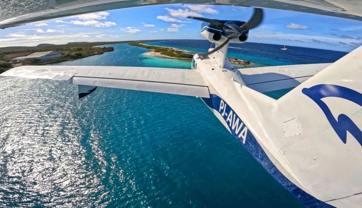 Takeoff from FuikBay, Cura&ccedil;ao 🇨🇼

Lake LA-250 PJ-AWA Fly Dutch Caribbean

#lakeamphibian #lakeamphib #lake #seaplane #seaplaneadventures #seaplanepilot #seaplanes #aviationgeek #aviationphotography #aviationlovers #aviation #curacao_island #