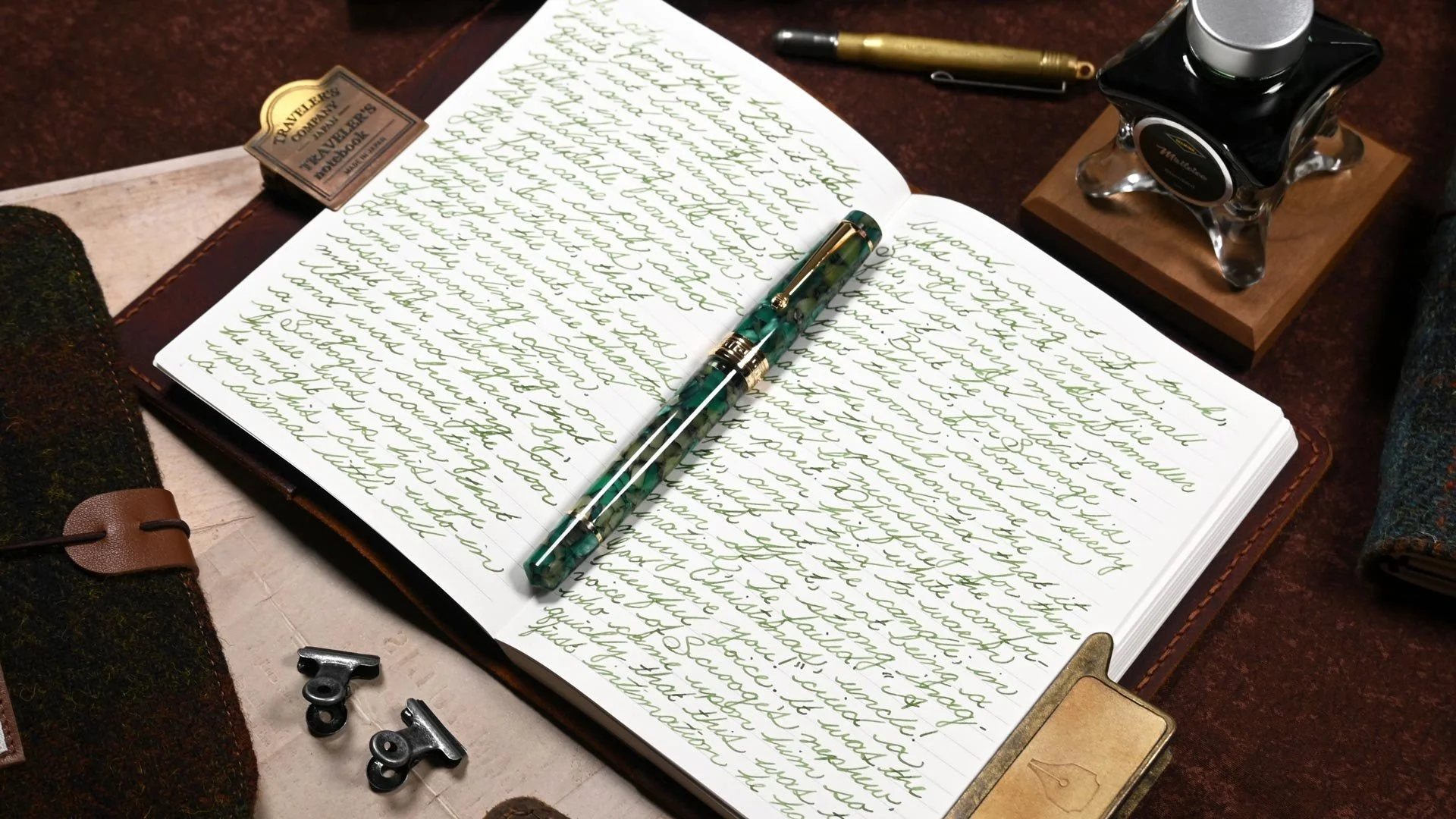 Diamine Mistletoe writing sample with Asvine P20 Green Marble