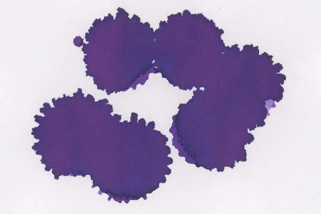 Monteverde Mulberry Noir ink droplets