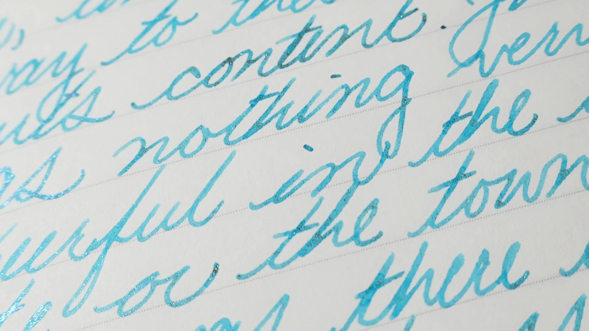 Diamine Let it Snow cursive macro 2