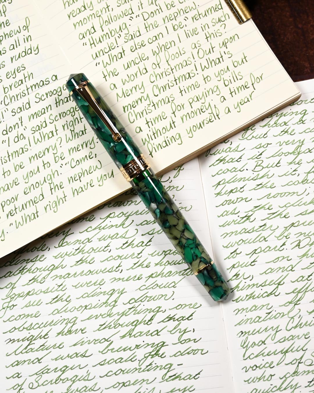 Diamine Mistletoe writing sample with Asvine P20 Green Marble 3