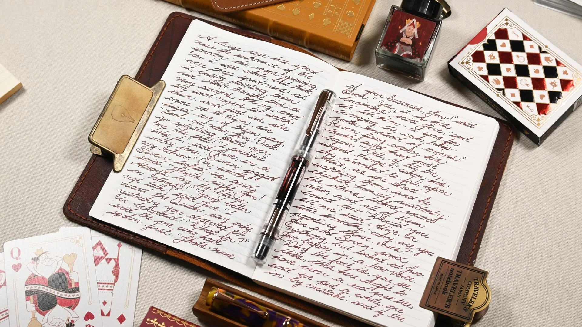 Wearingeul Queen of Hearts writing sample with Nahvalur Original "Fall" 1