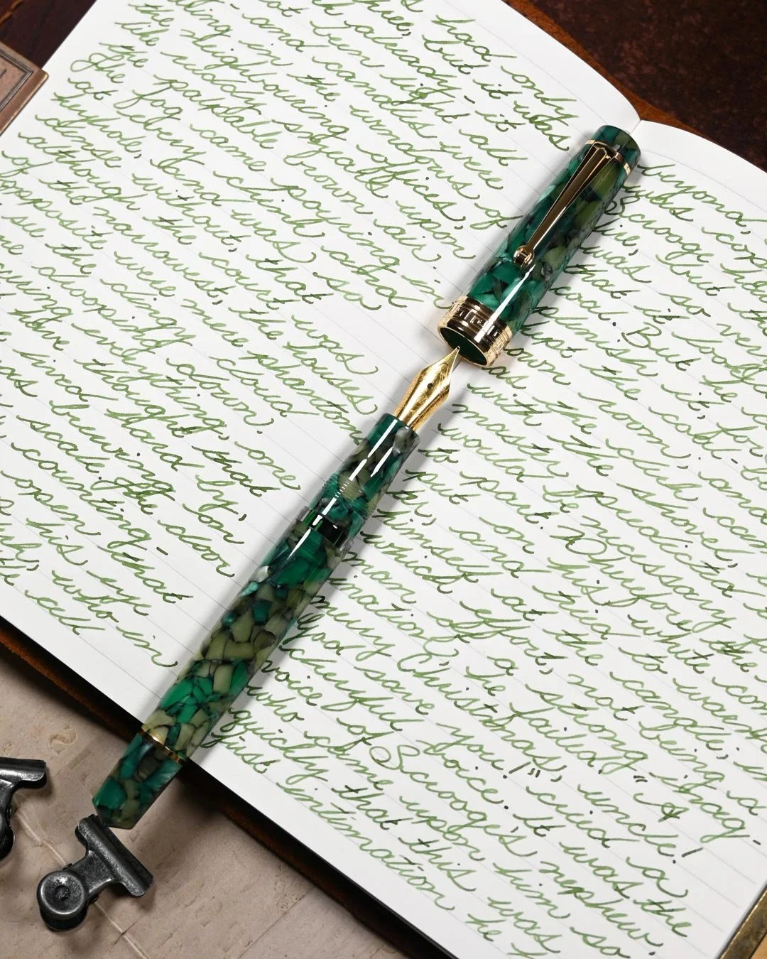 Diamine Mistletoe writing sample with Asvine P20 Green Marble 2