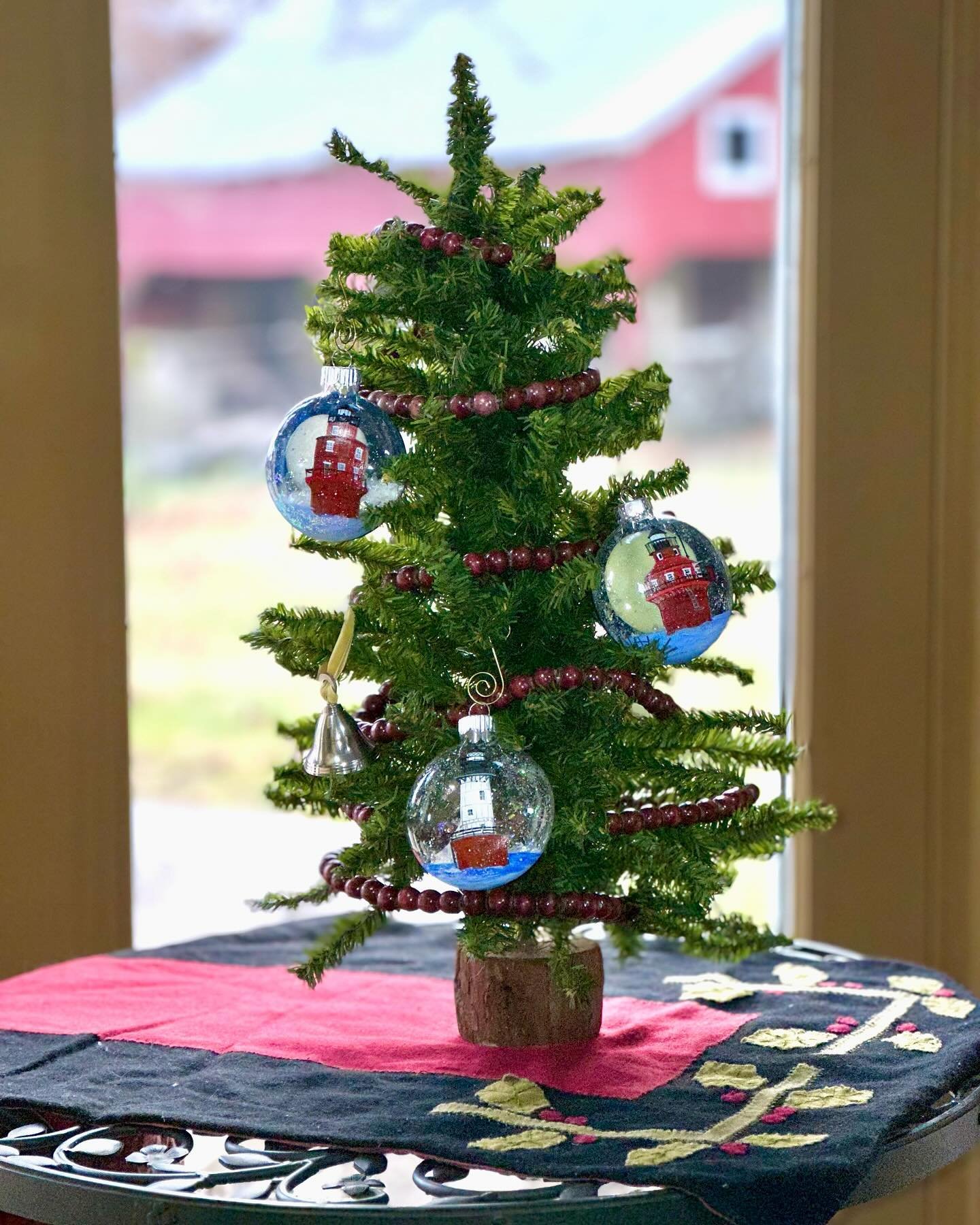 This is what your Christmas tree looks like when you are obsessed with saving lighthouses in the Chesapeake Bay 😁
Thank you Virginia Coyle for the beautiful hand painted ornaments of Hooper Island, Wolf Trap and ??? Lighthouses (Big announcement com