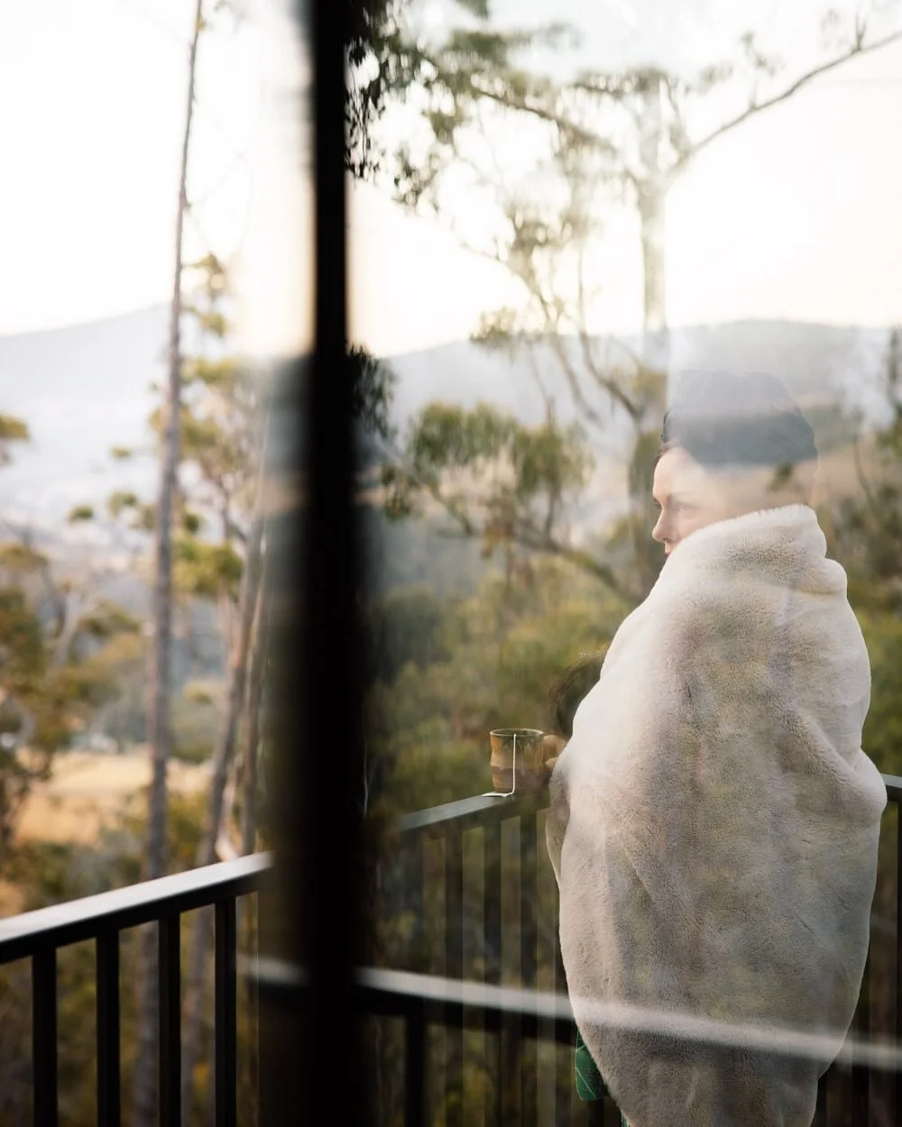 Live for slow moments like these..

photography @leantimms 
styling + model @lynda.gardener 

#hunterhuonvalley #huonvalley #tasmania #brandtasmania #travel #glenhuon #mindfulness #mindfultravel #selfcare #travelphotography #simplepleasures #naturelo