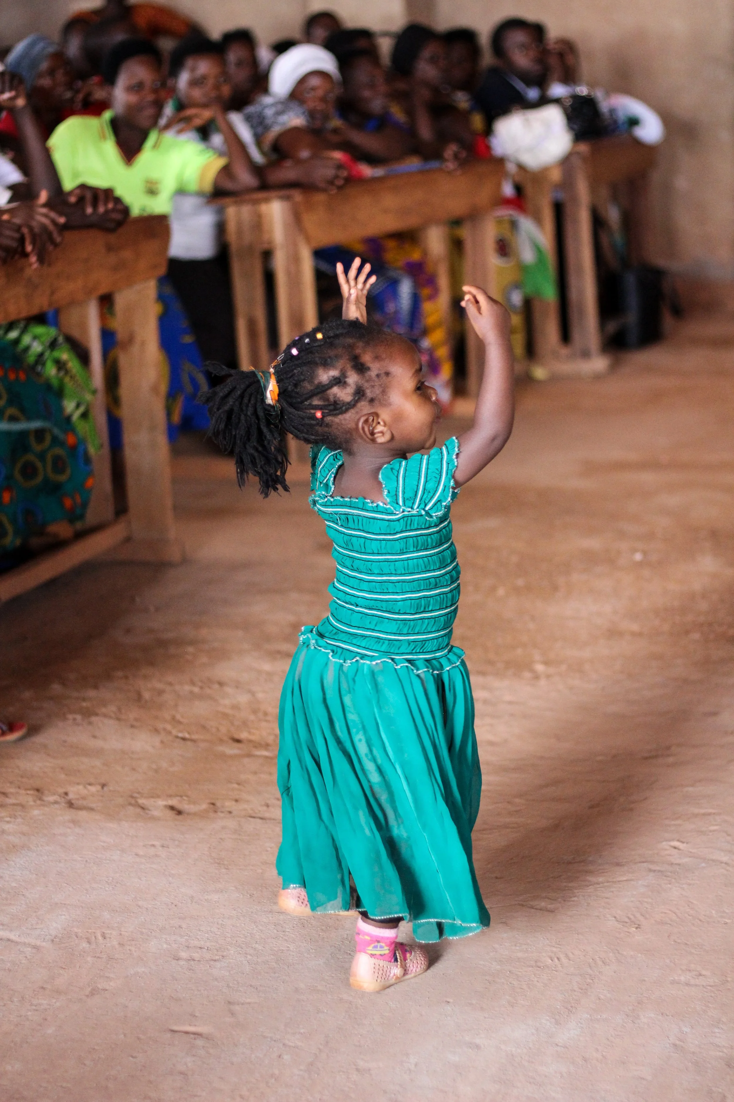Solidarité Infini - education - congo brazzaville, difficultés pour accéder à une éducation de qualité. Taux élevés d'analphabétisme, accès limité à l'éducation, manque d'infrastructures et de ressources.