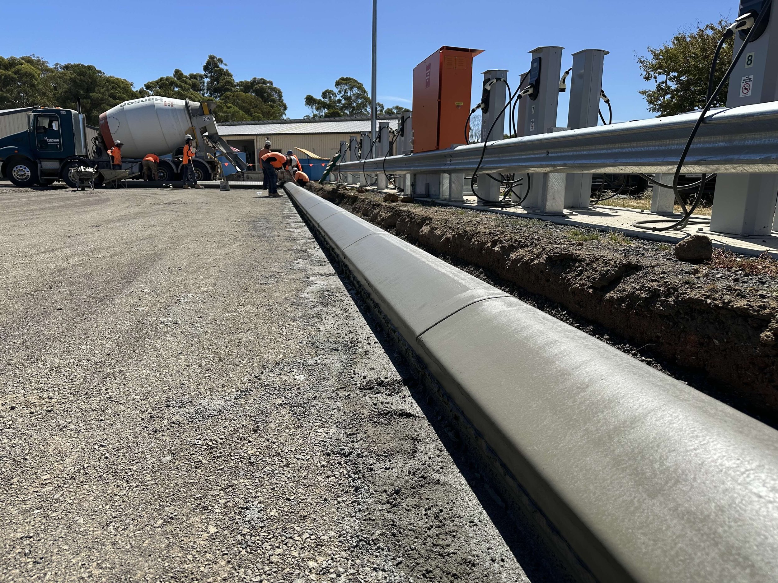 Concrete kerb construction