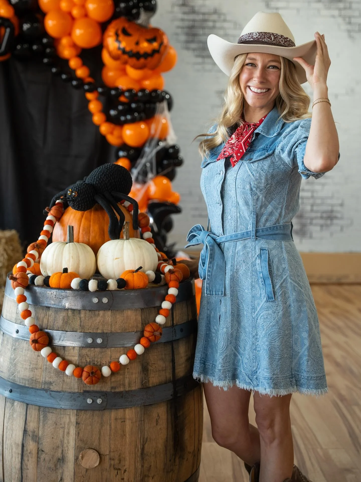 Happy Halloween! 🤠🍂🍭🍫🍬🎃
&bull;&bull;&bull;
#eventsbyjulie #communityevents #happyhalloween #halloweeneventsky #trickortreat #kyeventplanner #lexingtonkentucky #lexky