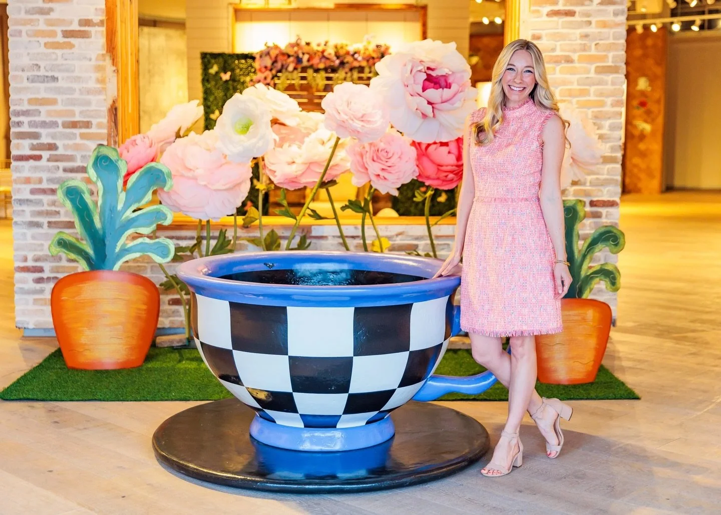 Announcement: Events by Julie has wrapped up the community events at Hamburg Pavilion. 

What all started with a car show grew to monthly car meet ups, Halloween and Trunk-or-Treats events, Easter Tea parties with Alice, and photographs with Santa Cl