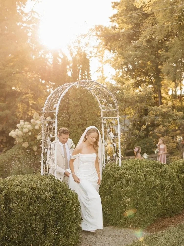 A look back on Grace &amp; Troy&rsquo;s glorious September wedding. I still remember the warm, golden fall light from their wedding day at Springhouse Garden and it was perfectly encapsulated by the radiant photographer herself, @abbeygarnerphoto 

A