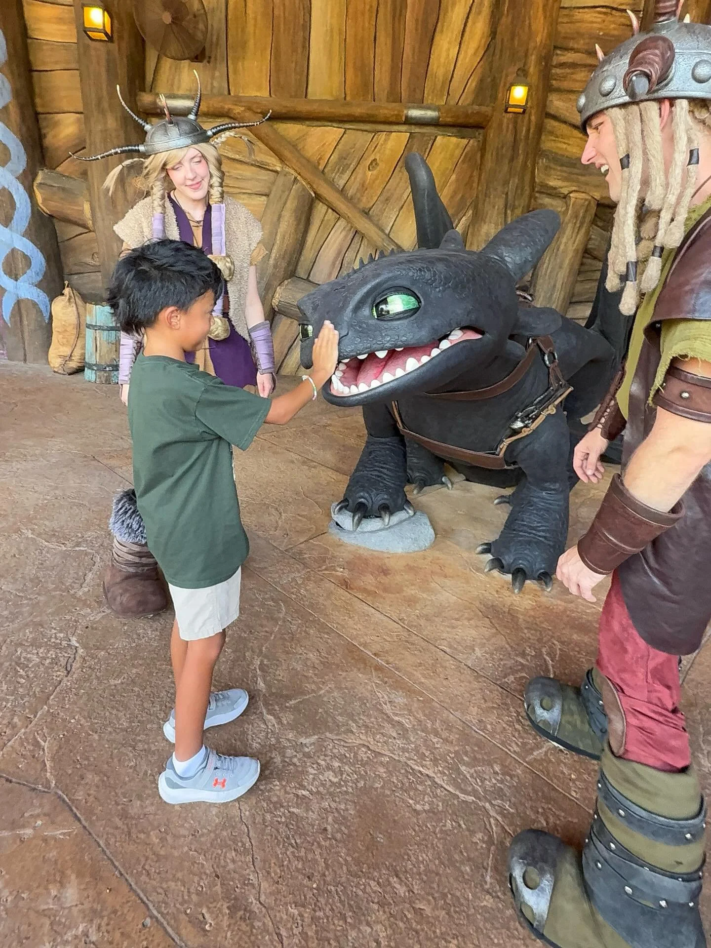 Is there anything cuter than a boy and his favorite dragon?! I think not. 

#isleofberk #toothless #epicuniverseorlando #epicuniverse #howtotrainyourdragon #dragons #justaboyandhisdragon