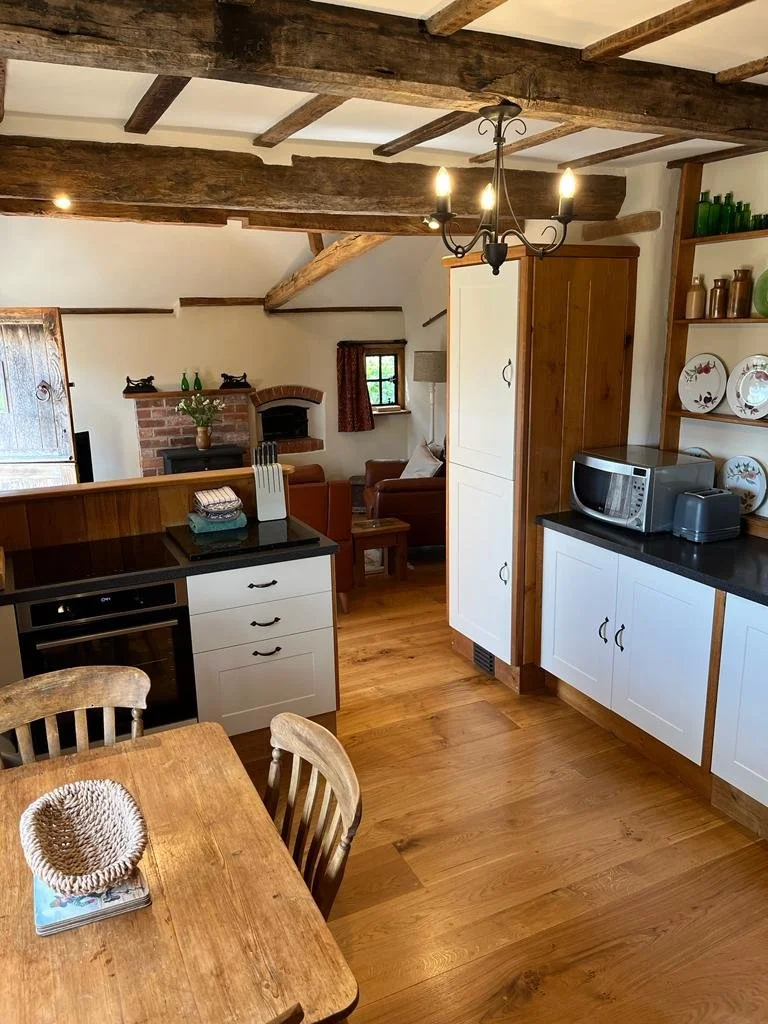 kitchen to lounge.jpeg