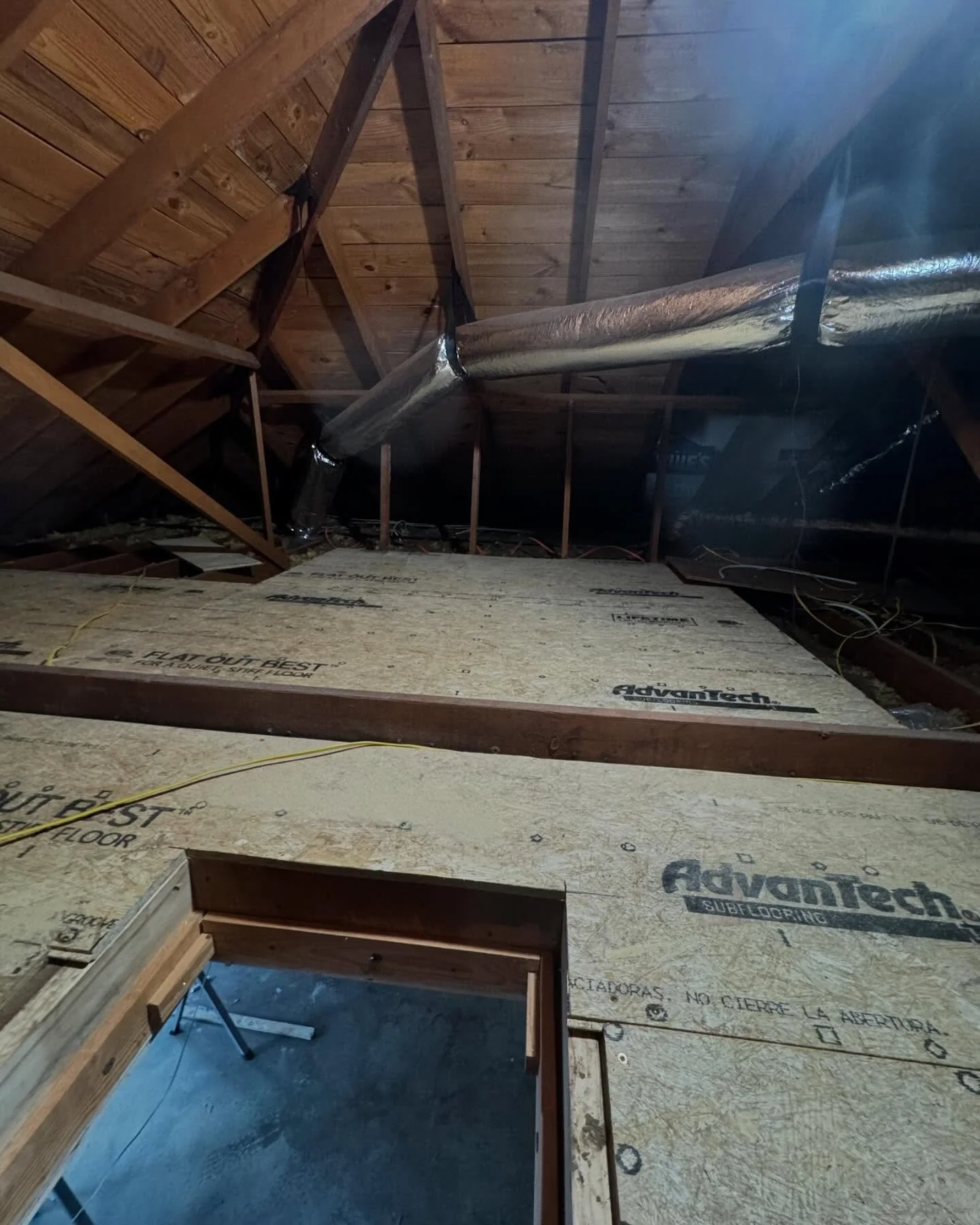 Added some @huberwood sheeting for some attic storage for a client !! 

#HuberSystems #StrongTie #BattleBuildDesigns #HomeRemodels #TeamBuildOCR #Attic #Toughbuilt #Truewerk #BuildShow