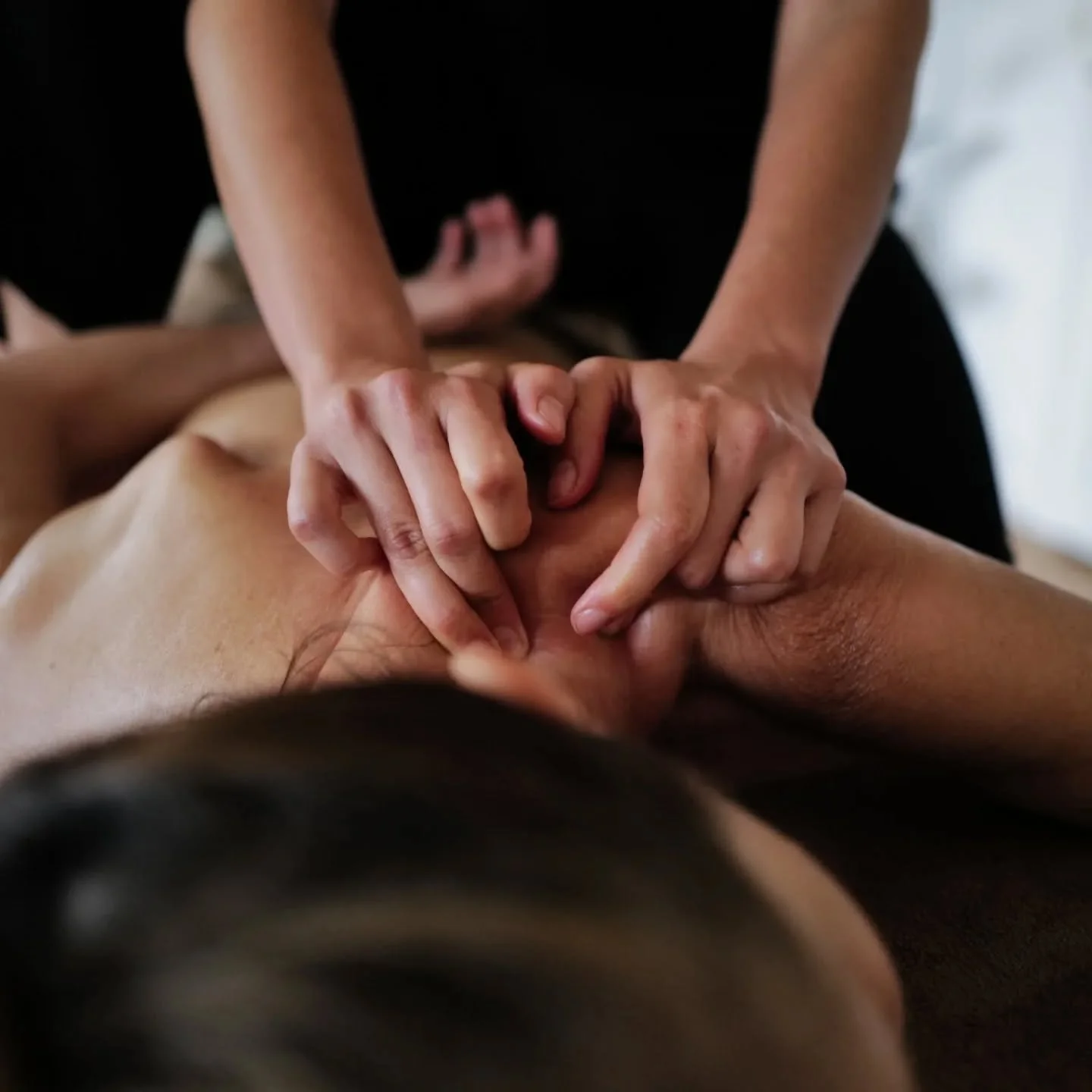 &quot;J'aime les massages sportifs profonds - style petite torture, mais d&eacute;contract&eacute;e&quot;
.
Je n'ai pas d'avis particulier sur Chris Pine. Mais j'avoue, quand j'ai lu sa phrase... 🫶🏼
.
Yes, je fais partie de ceuxlles qui aiment (sou