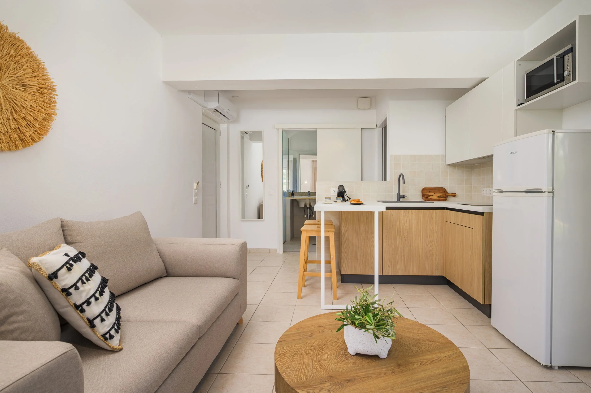 Einalia 5 - living room.jpg