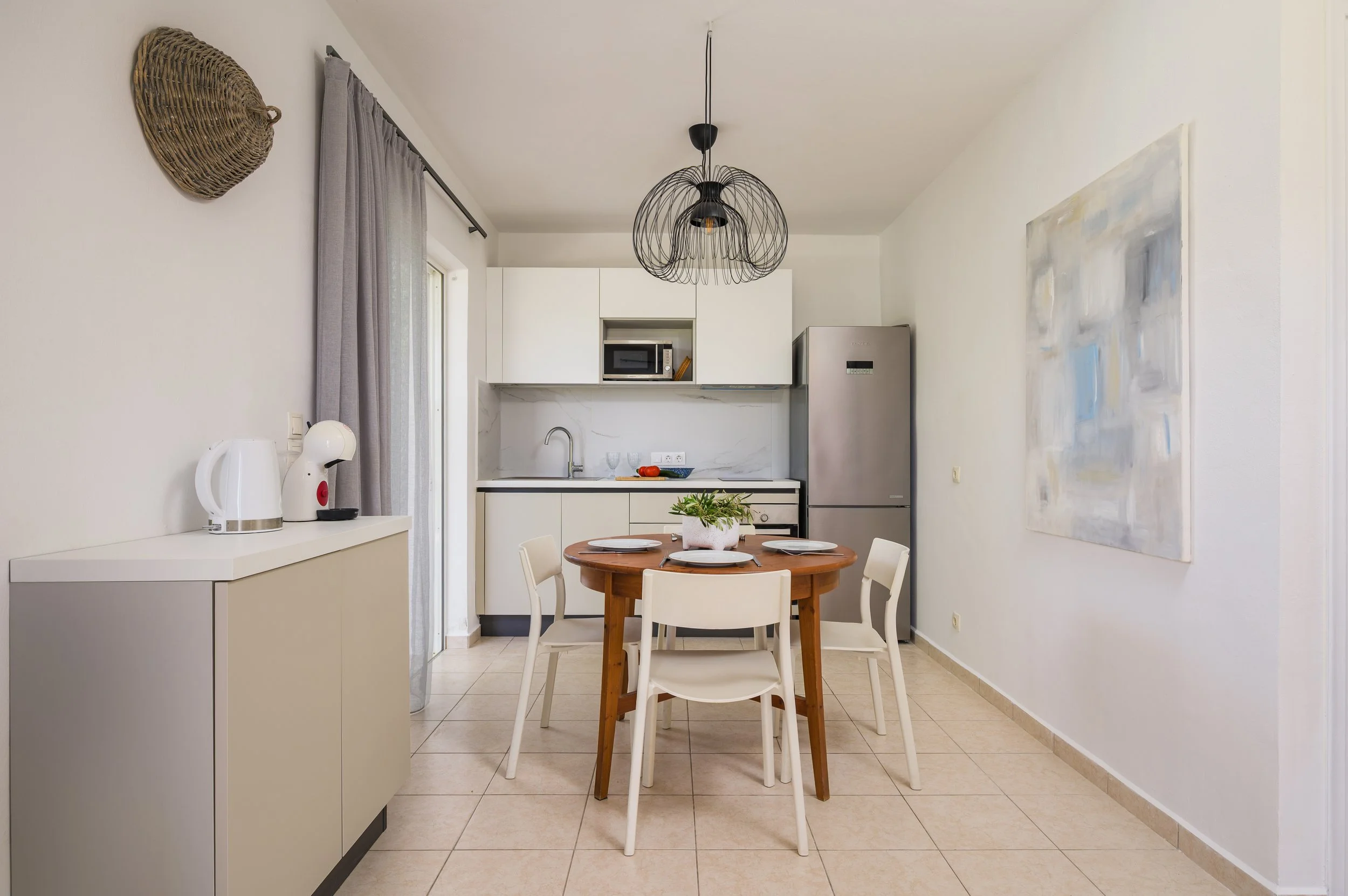 EInalia 7 - kitchen.jpg