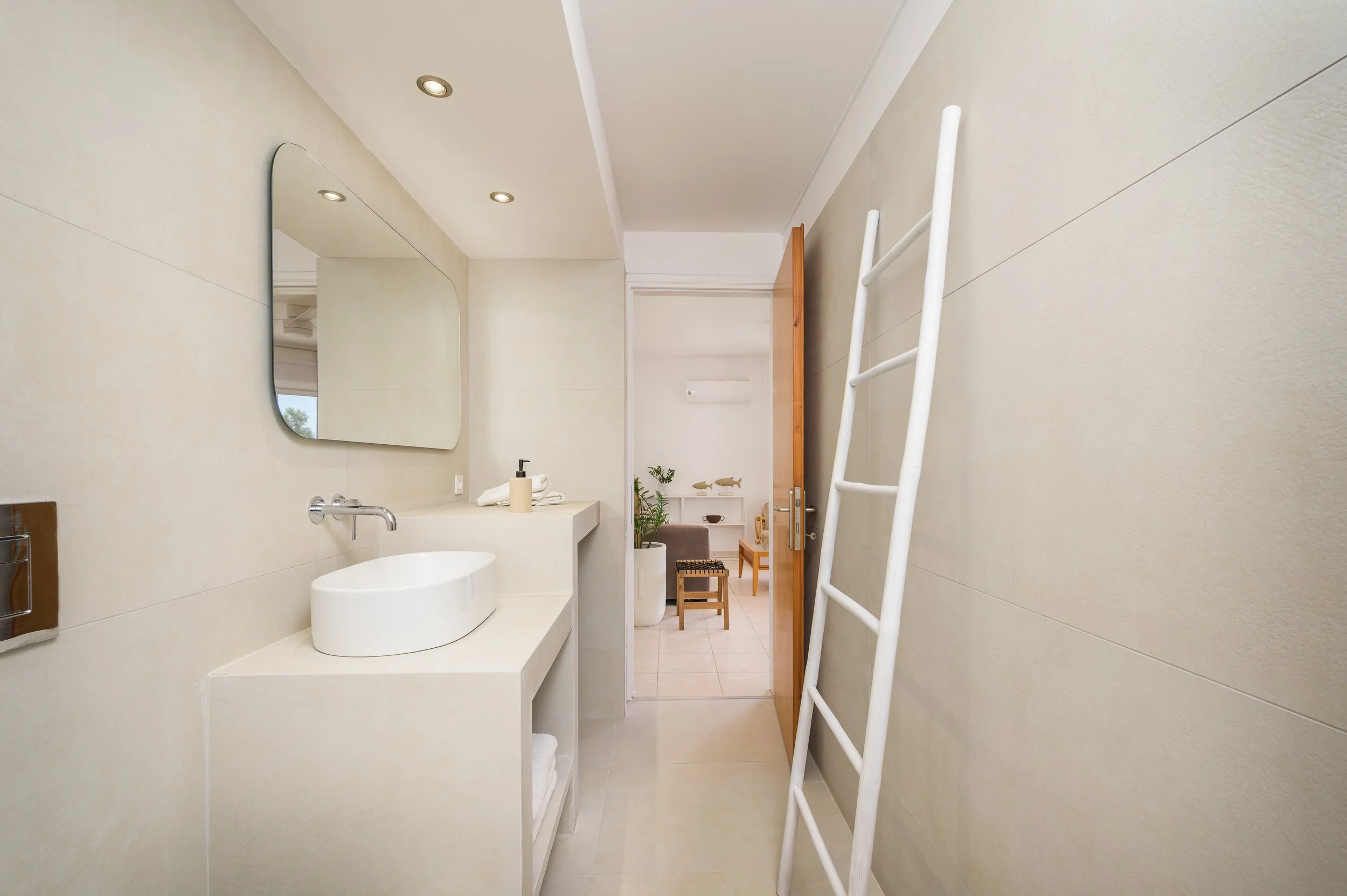 Einalia 3 - bathroom 2.jpg