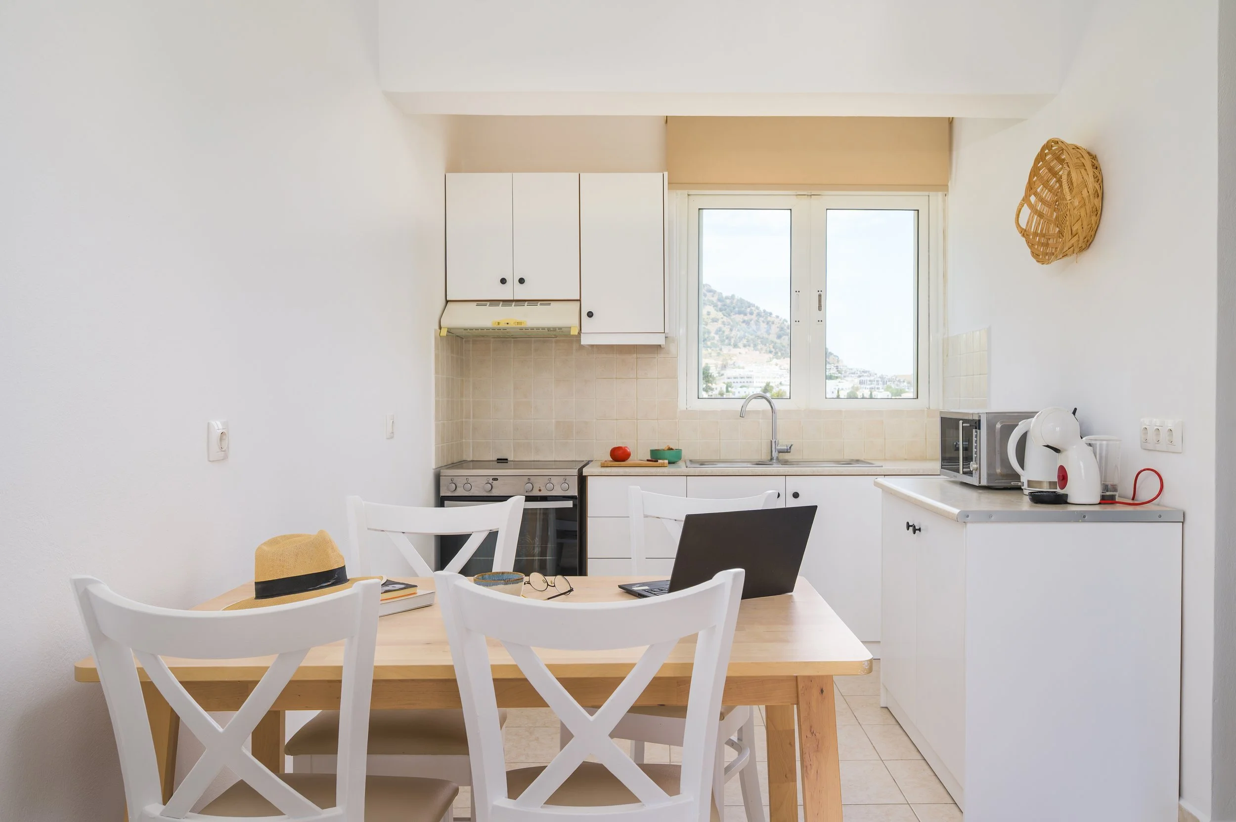 Einalia 8 - kitchen.jpg