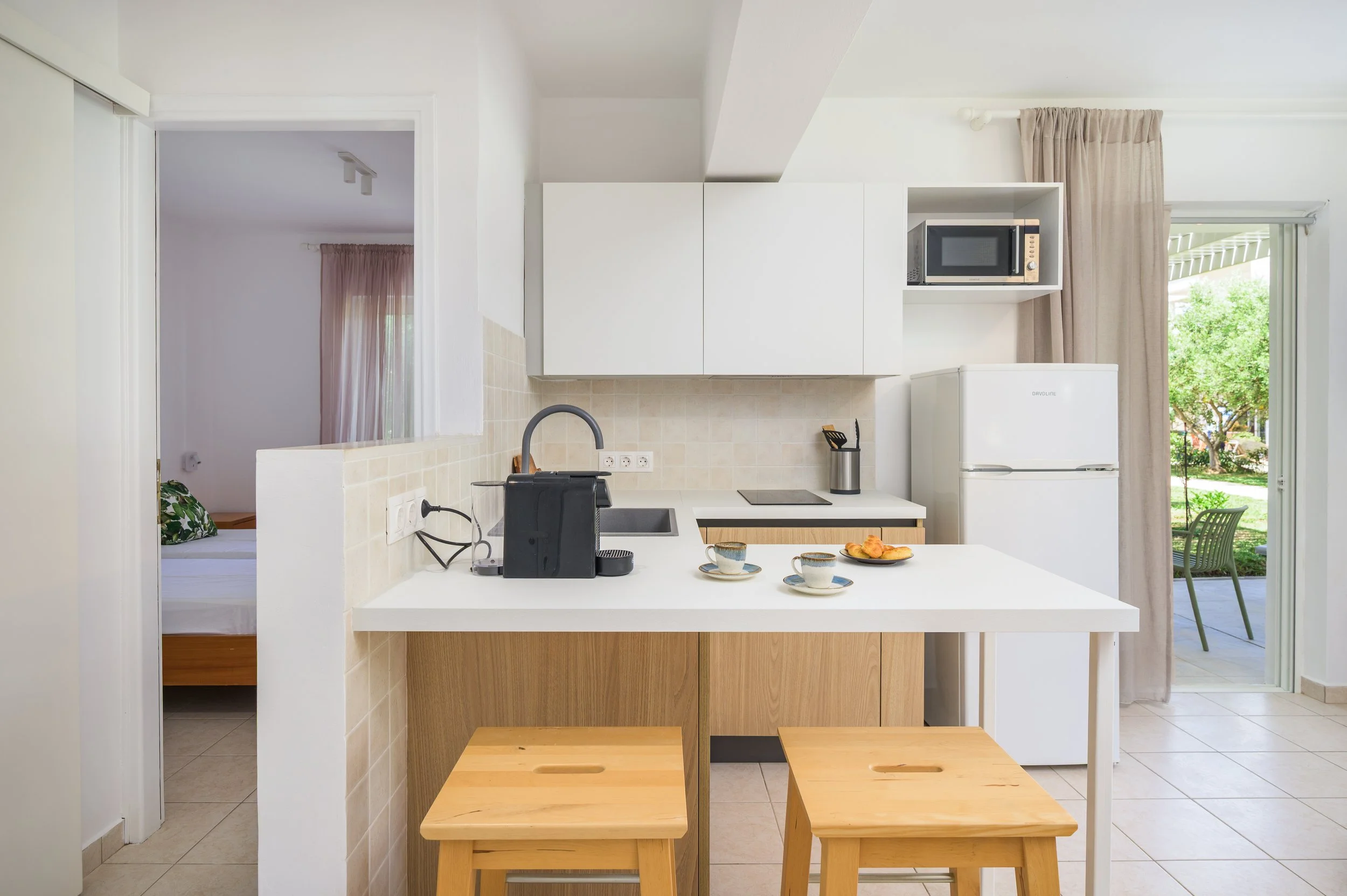 EInalia 5 - kitchen.jpg