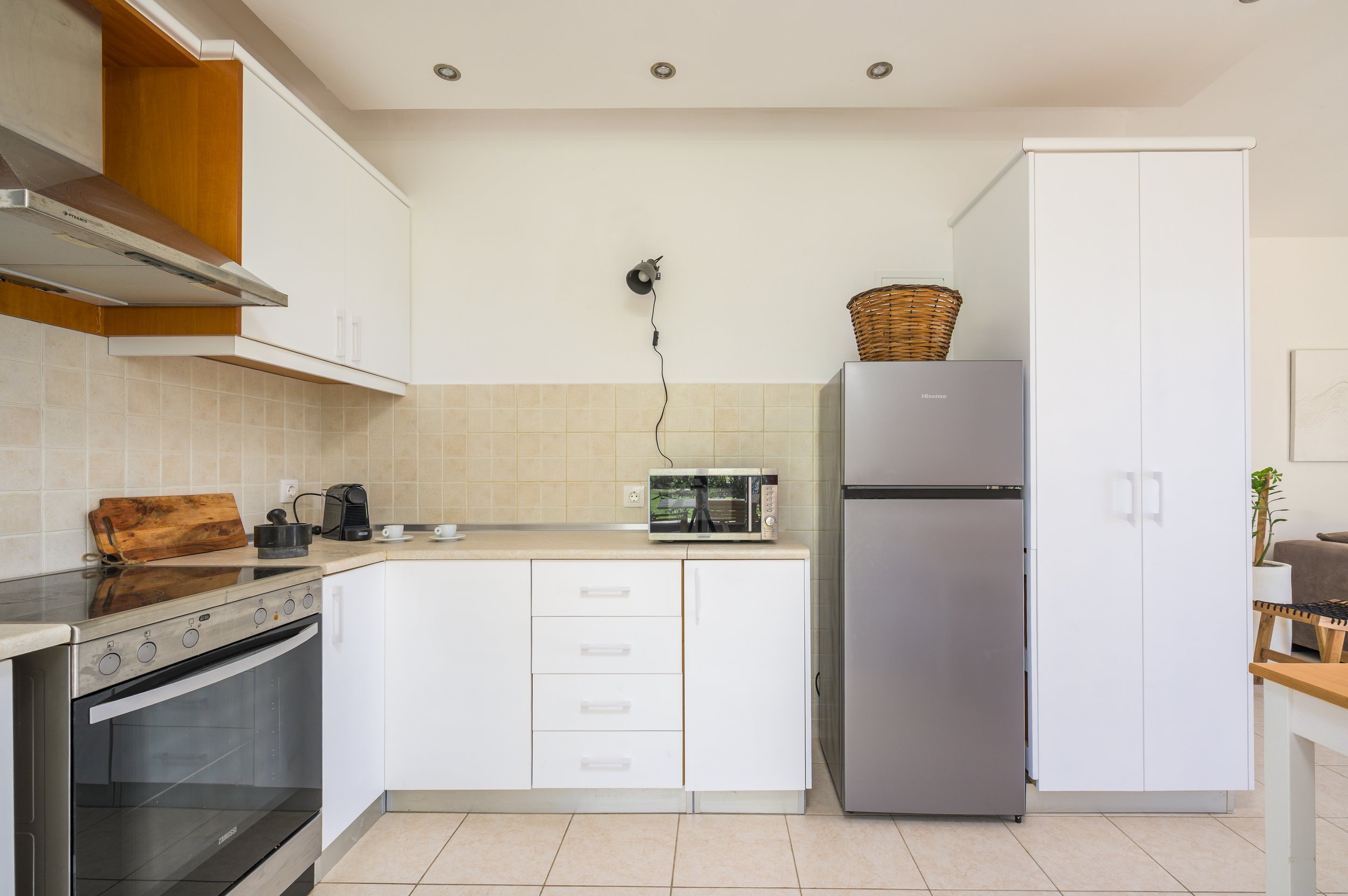 Einalia 3 - kitch.jpg