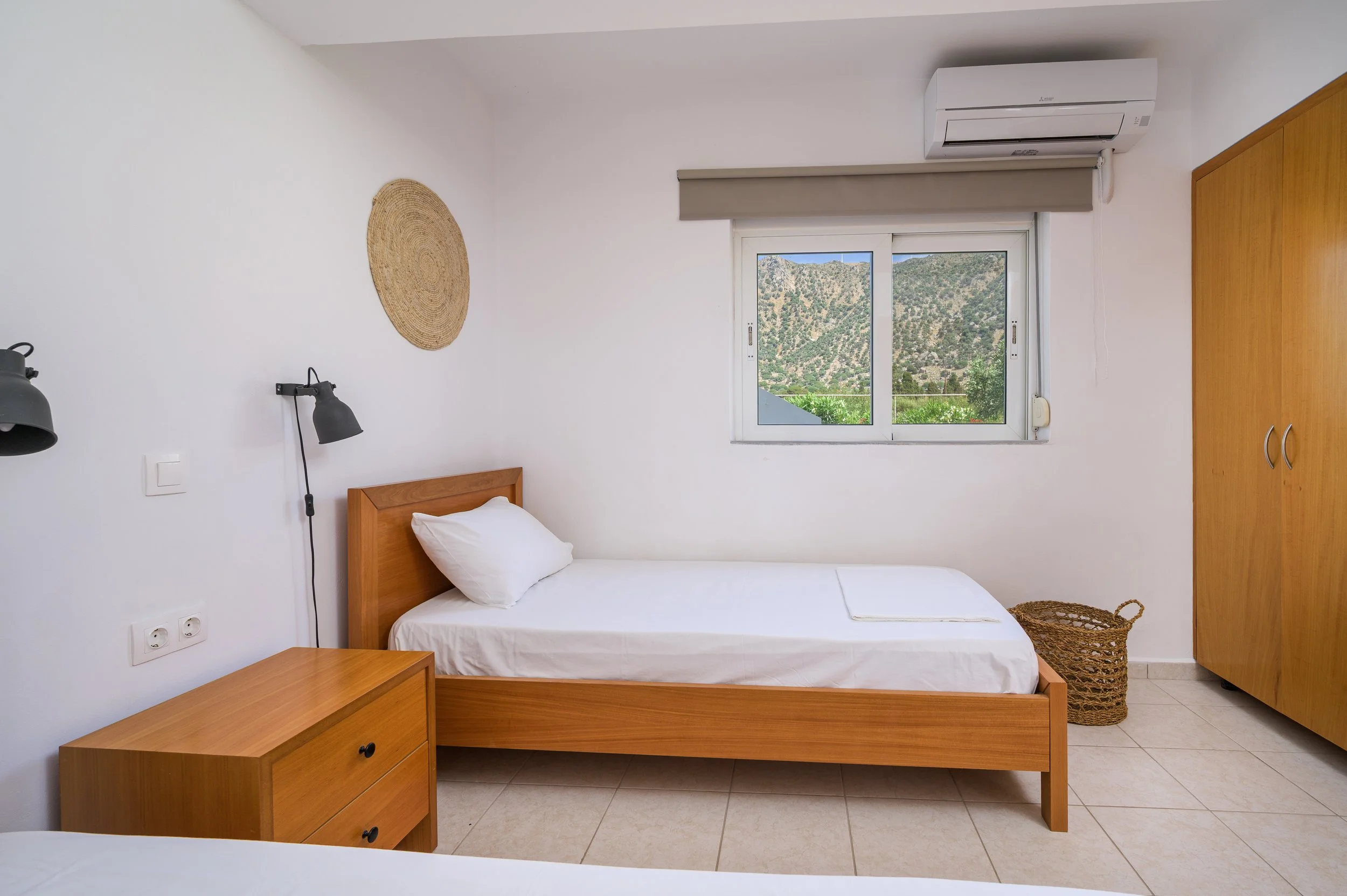 Einalia 3 - beds.jpg