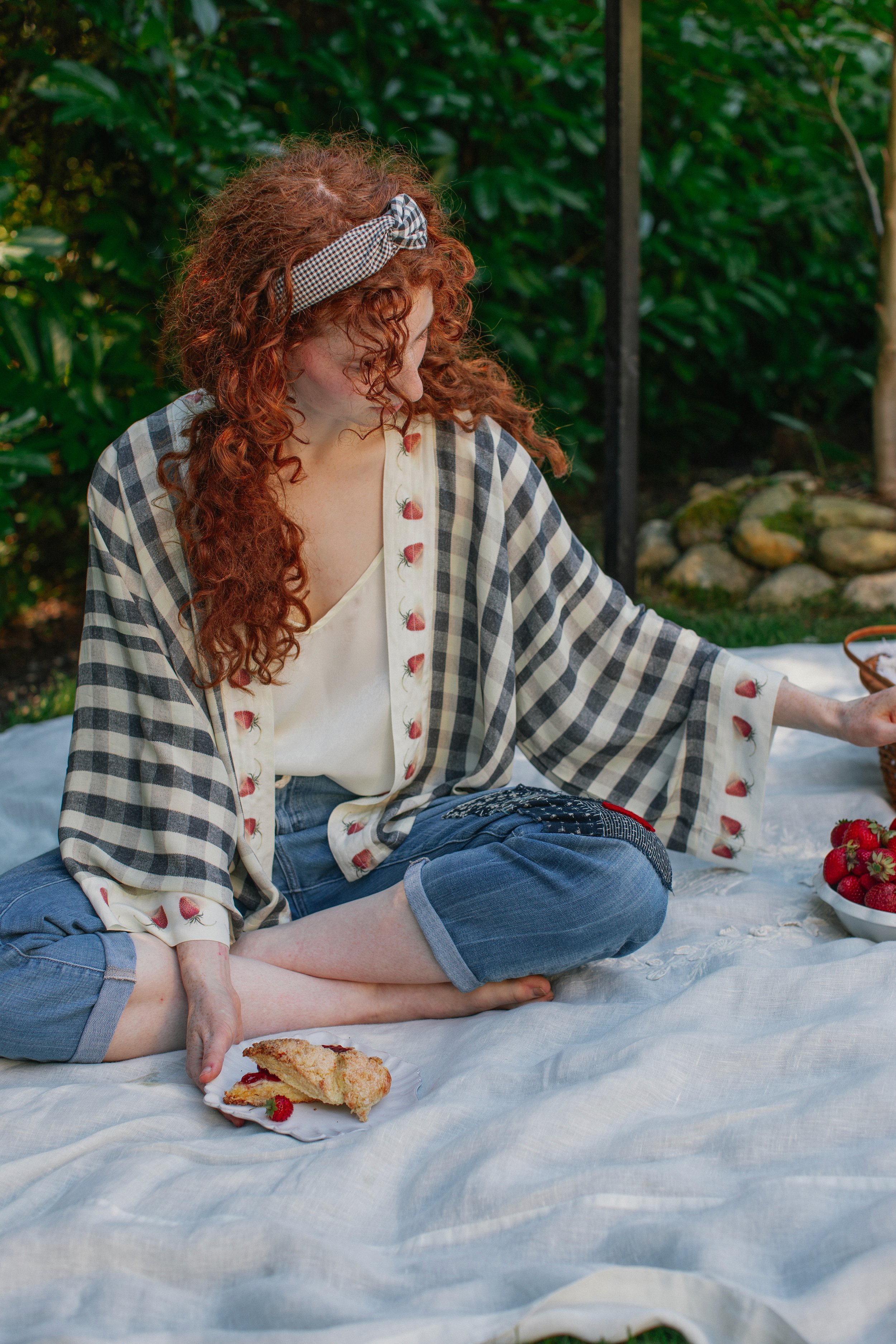 Sarah-Bowman-Portraits-Photography-Market-of-stars-cottage-core-picnic-6.jpeg