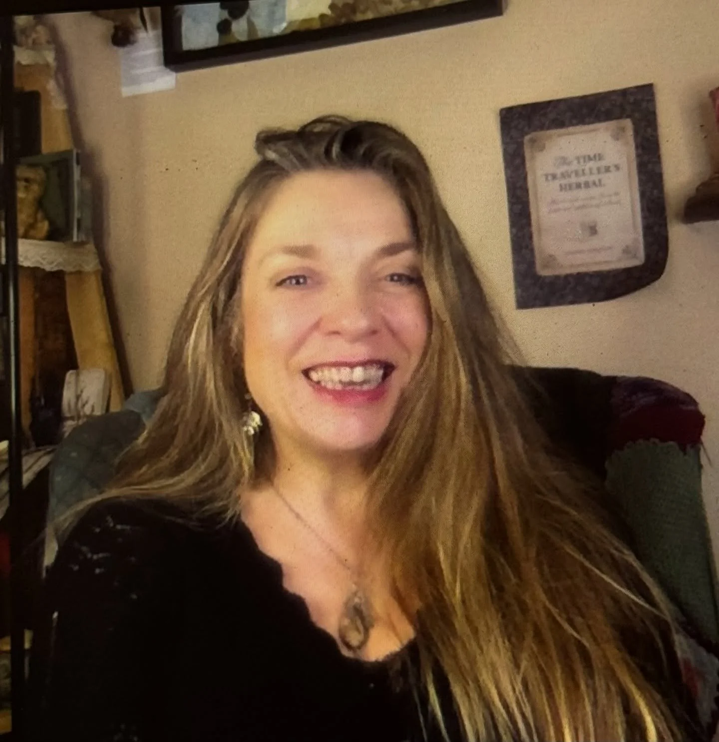 There are just two chances left to join me for a chat about herbs, folklore, fairy stories, social history and The Time Traveller&rsquo;s Herbal before Christmas😊💚💫🌲

This Sunday, the 7th of December, I&rsquo;ll be at @dilstonphysicgarden for wha