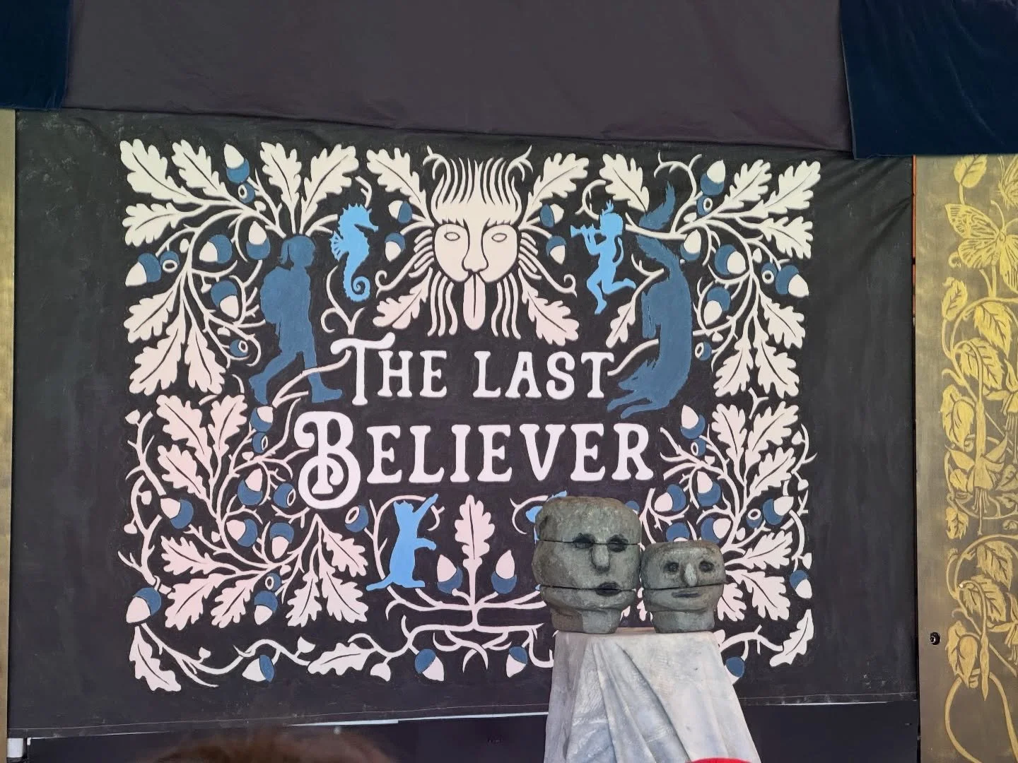 Wonderful day off watching @movingpartsarts The Last Believer ✨at @gnm_hancock&hellip;and watching the windmills spin in the sunshine&hellip;a restful day with the family before heading off on my herbal storytelling travels!

#dayoffvibes #busmanshol