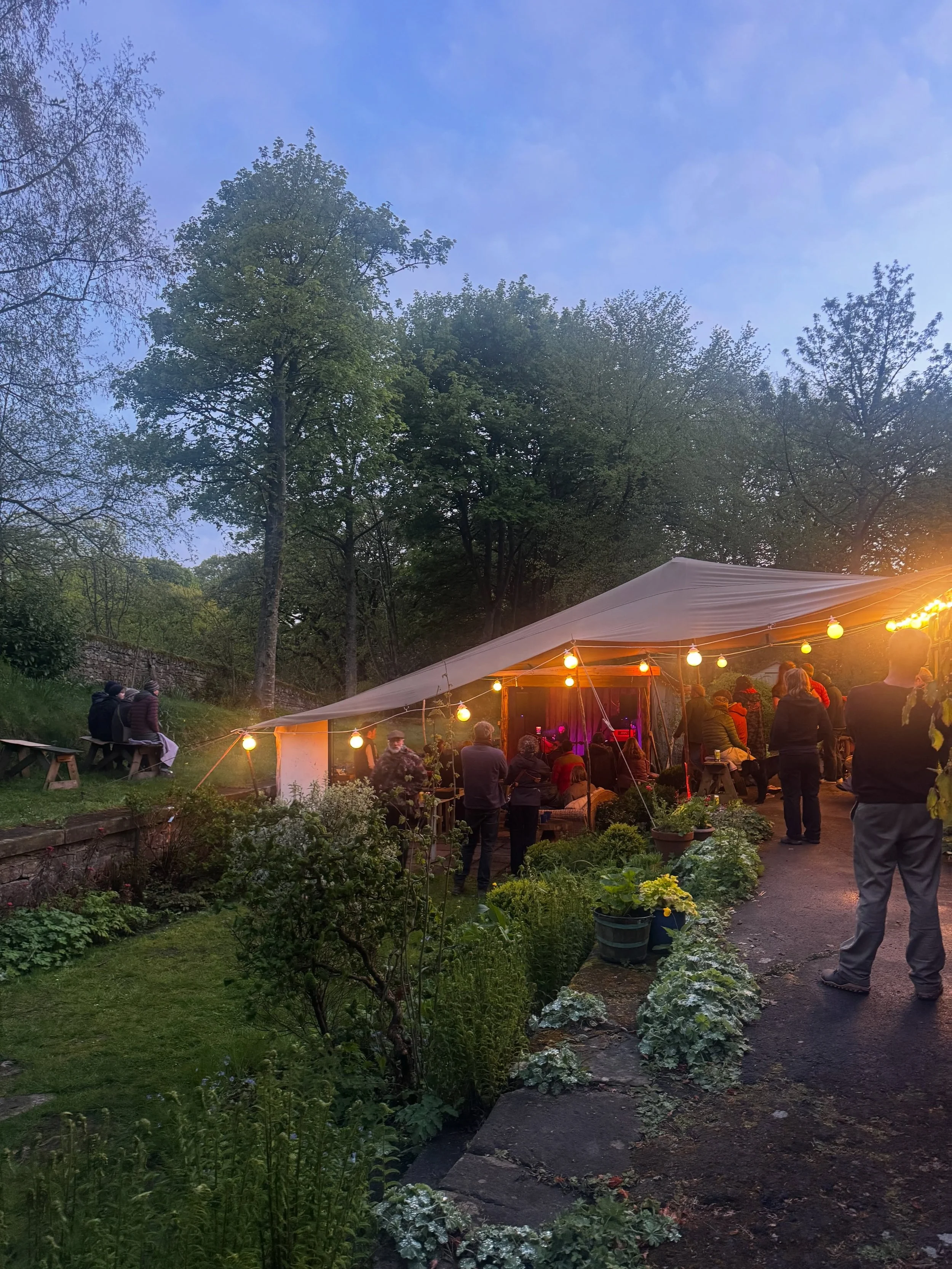 Just absolutely magical

What a lovely night at @langleytracks great people who enjoyed the stories and chatted, musicians who made me cry ( but in a good way) @conrad__bird and cast spells @joshuaarnoldandtherine , great pizza, herbal tea, fire pits
