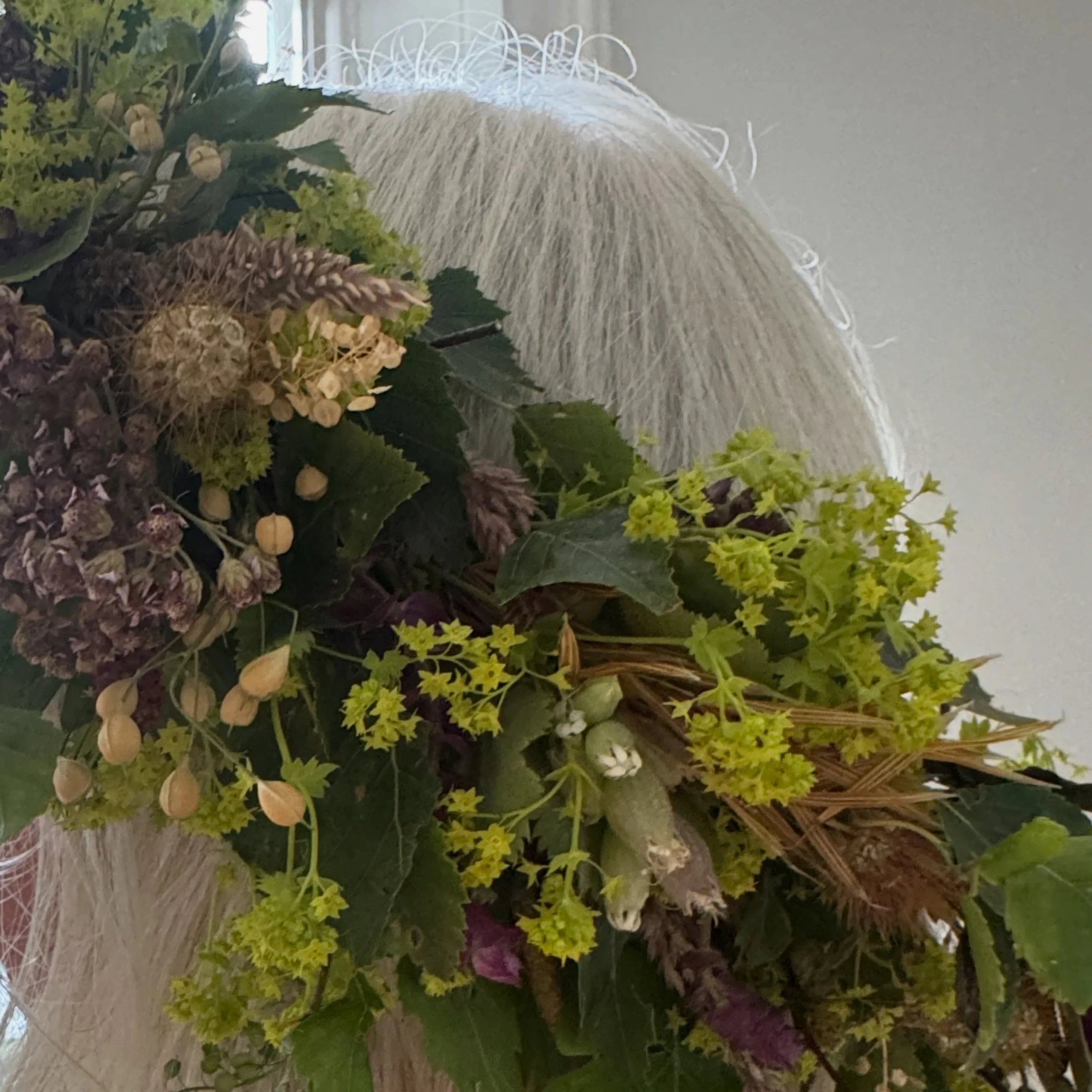 Gorgeous pictures from last year&rsquo;s Midsummer Floral Crown and magical herbal storytelling session @cpklibraries A.K. Bell library in Perth, with brilliant sustainable florist Helen of @greenshedflowers and I✨🌿💚🌸

If you fancy joining us and 