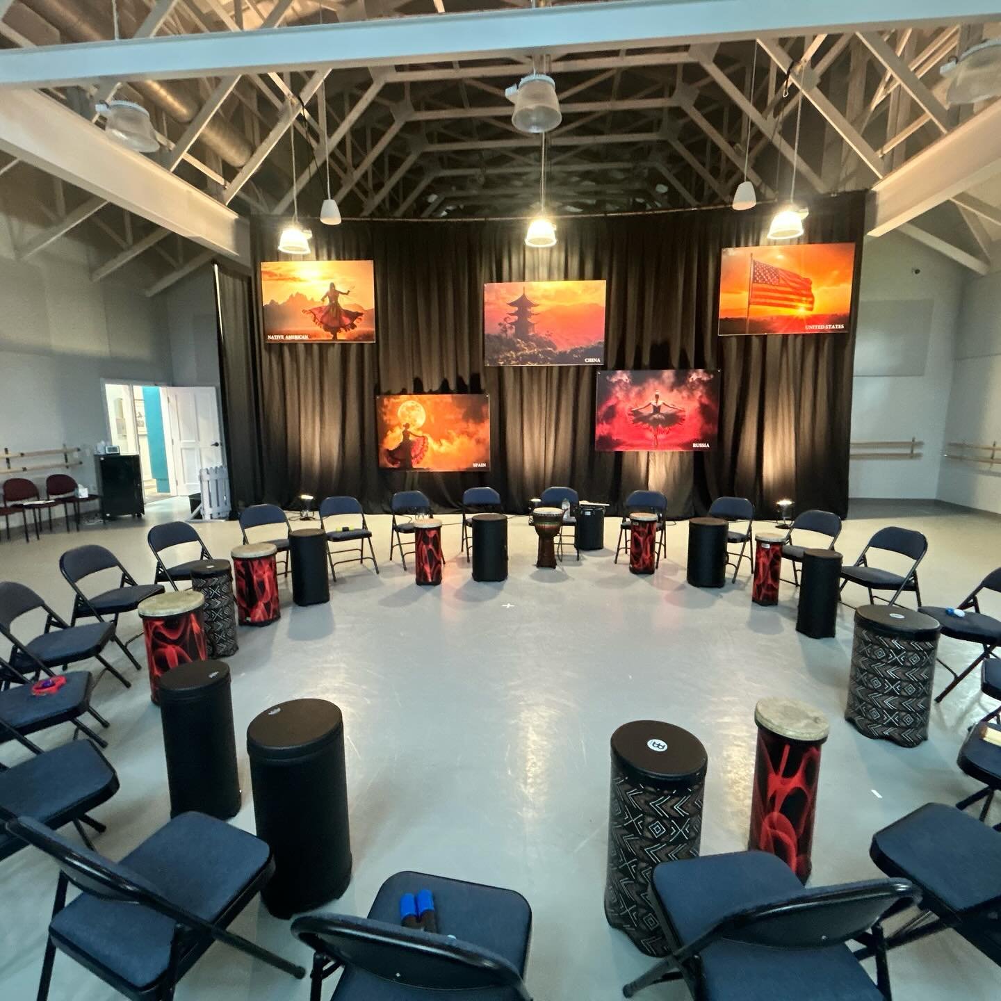 Thrilled to host a drum circle in this wonderful space! @paballetacademy had a beautiful show this afternoon ❤️ Congratulations to the performers, and thanks for having fun making music with me at the drum circle!🤩🪘