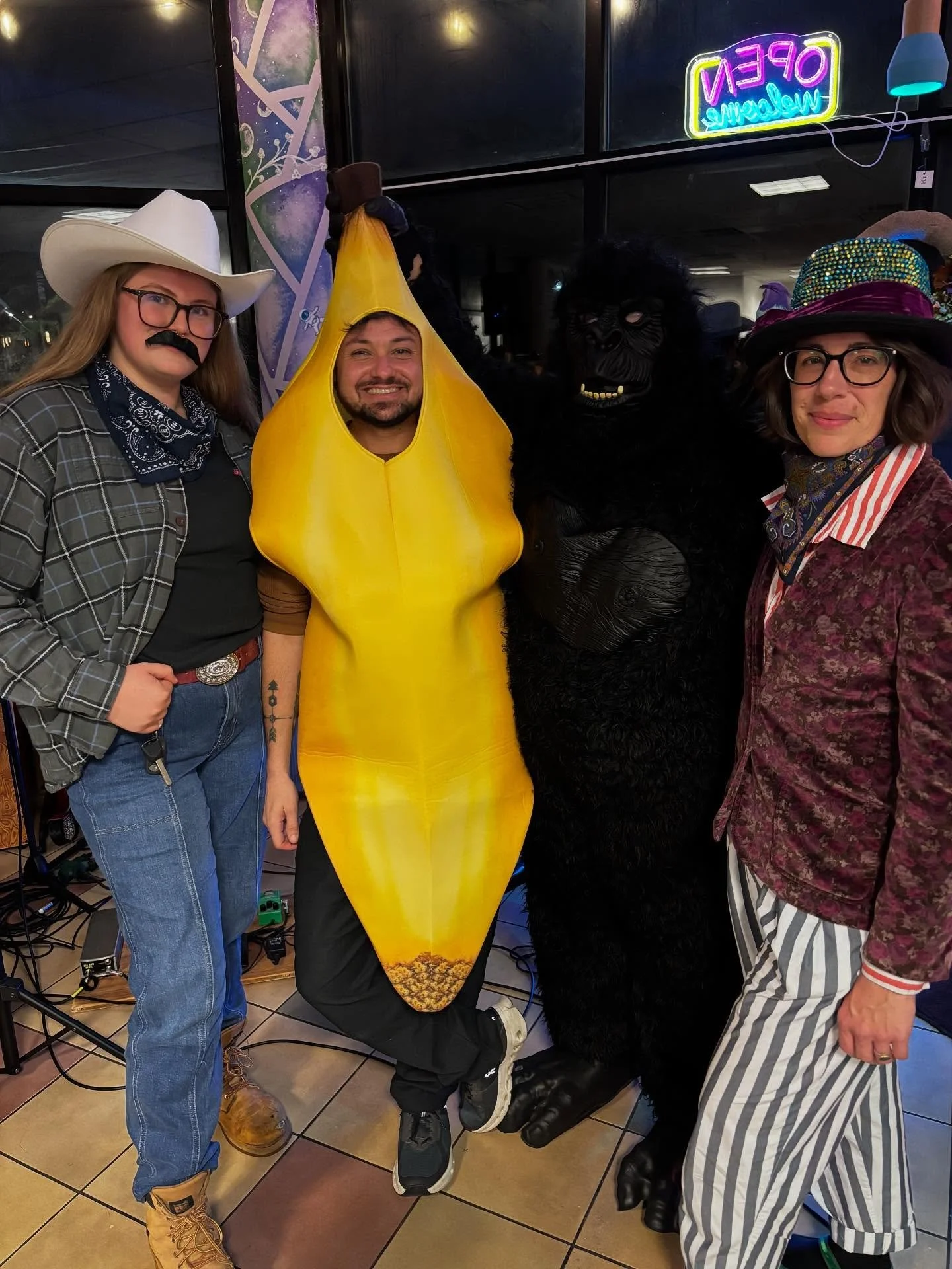 Thank you for your support of our 2nd annual Halloween Cabaret! It was a BLAST! 🎃 If you have photos or videos of performances, please share and tag!
❤️ @consciousness.coffee for hosting!